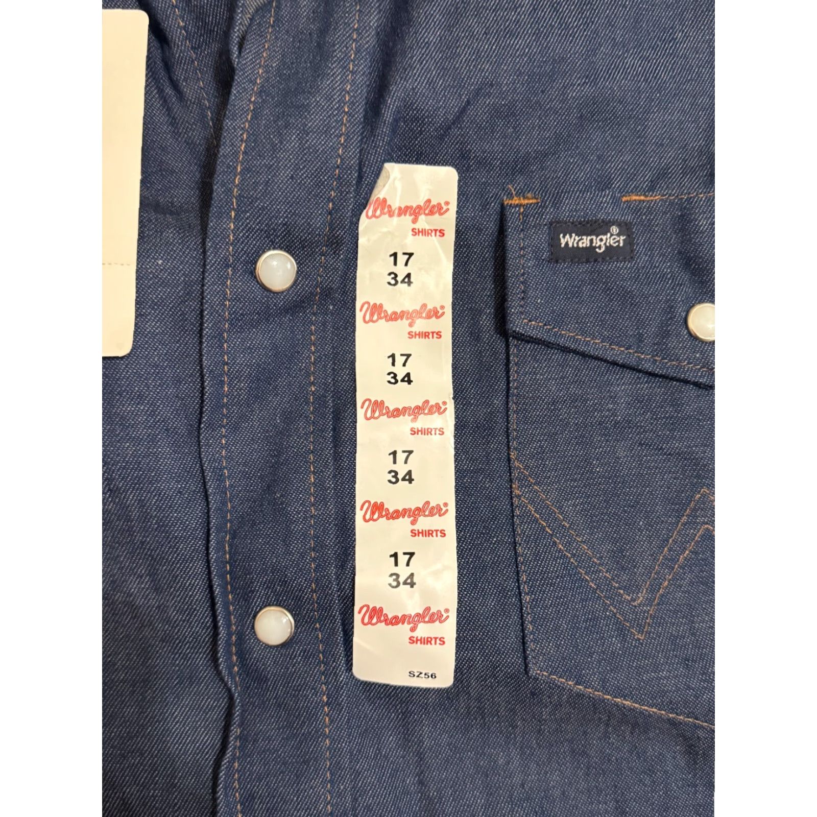 Wrangler Wrangler pearl snap dark blue denim work shirt size 17 X 34 sleeve length NWT Size US XL / EU 56 / 4 - 6 Thumbnail