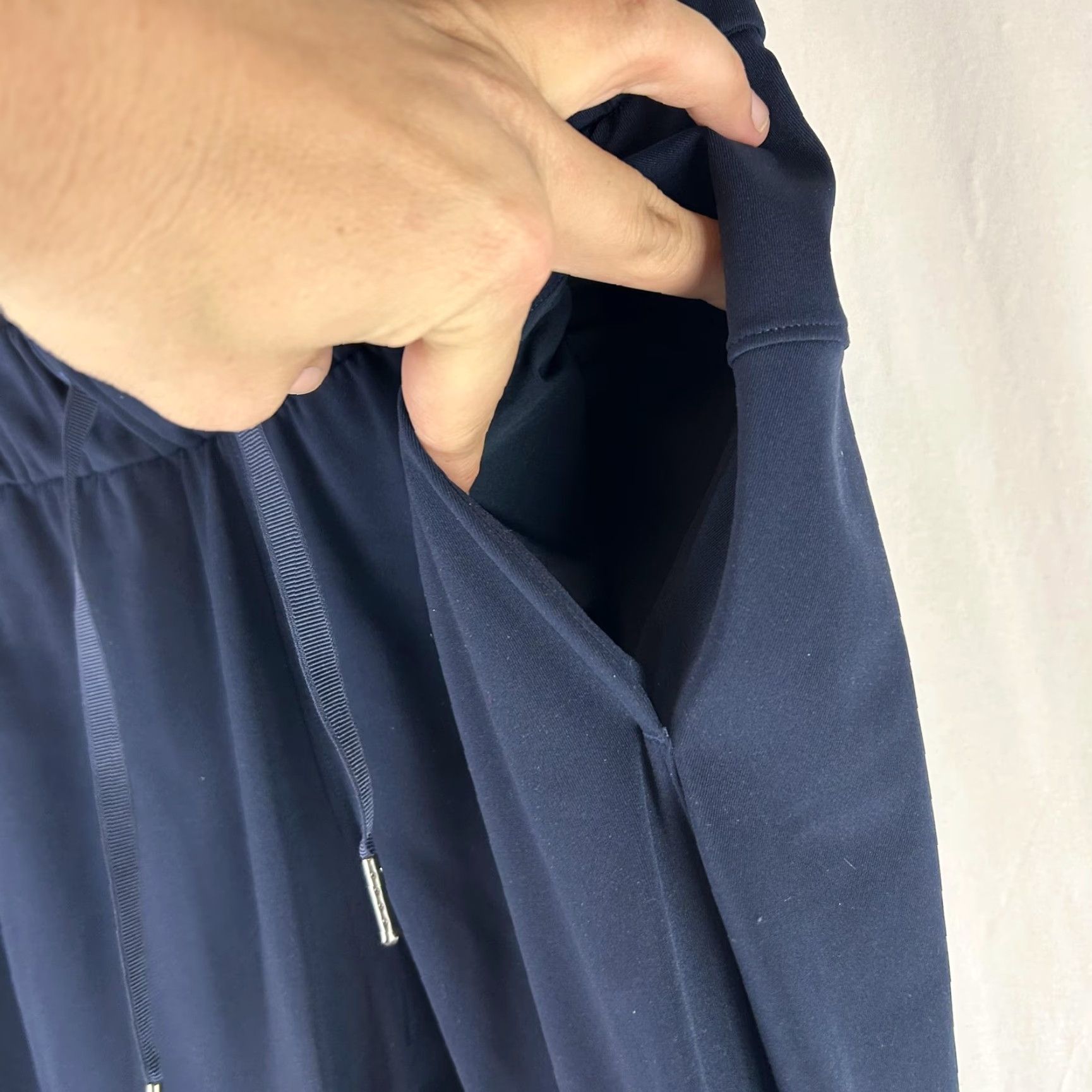 Lululemon Lululemon Womens Jogger Pants Blue 6 - Pockets Elastic Waist Drawstring Tapered Knit Activewear Gym & Training Sportswear Men/Women? Size 28" / US 6 / IT 42 - 3 Thumbnail