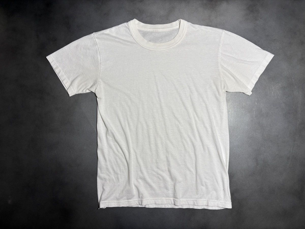 Vintage Vintage Blank Tee White T-Shirt 1970s 1980s Tubular Base Lay Size US S / EU 44-46 / 1 - 11 Thumbnail