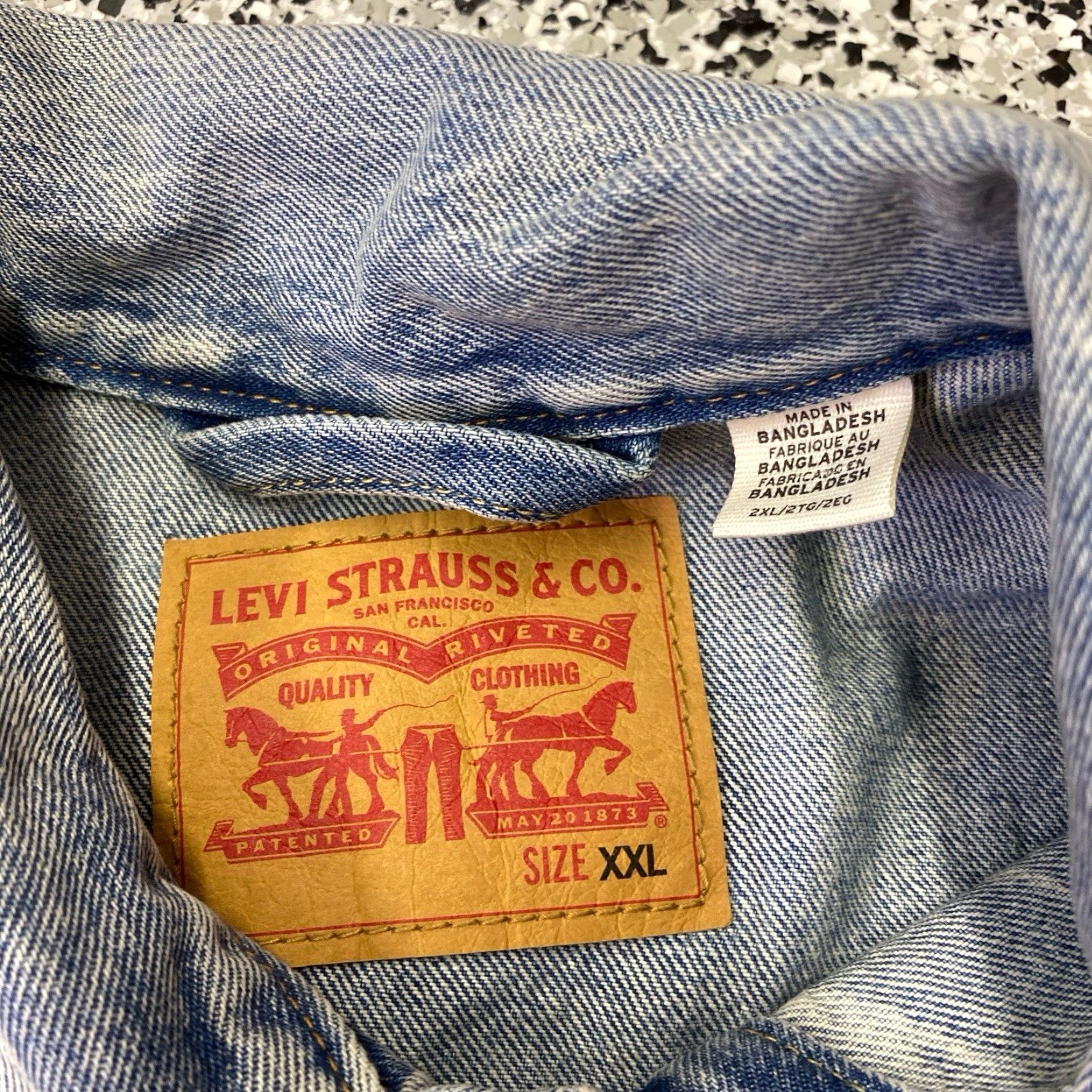 Levi's VINTAGE Levi's Trucker Jacket Denim Light Wash Distressed 2XL Men Blue Jeans Jacket Lined Collared Sample Stock Size US XXL / EU 58 / 5 - 3 Thumbnail