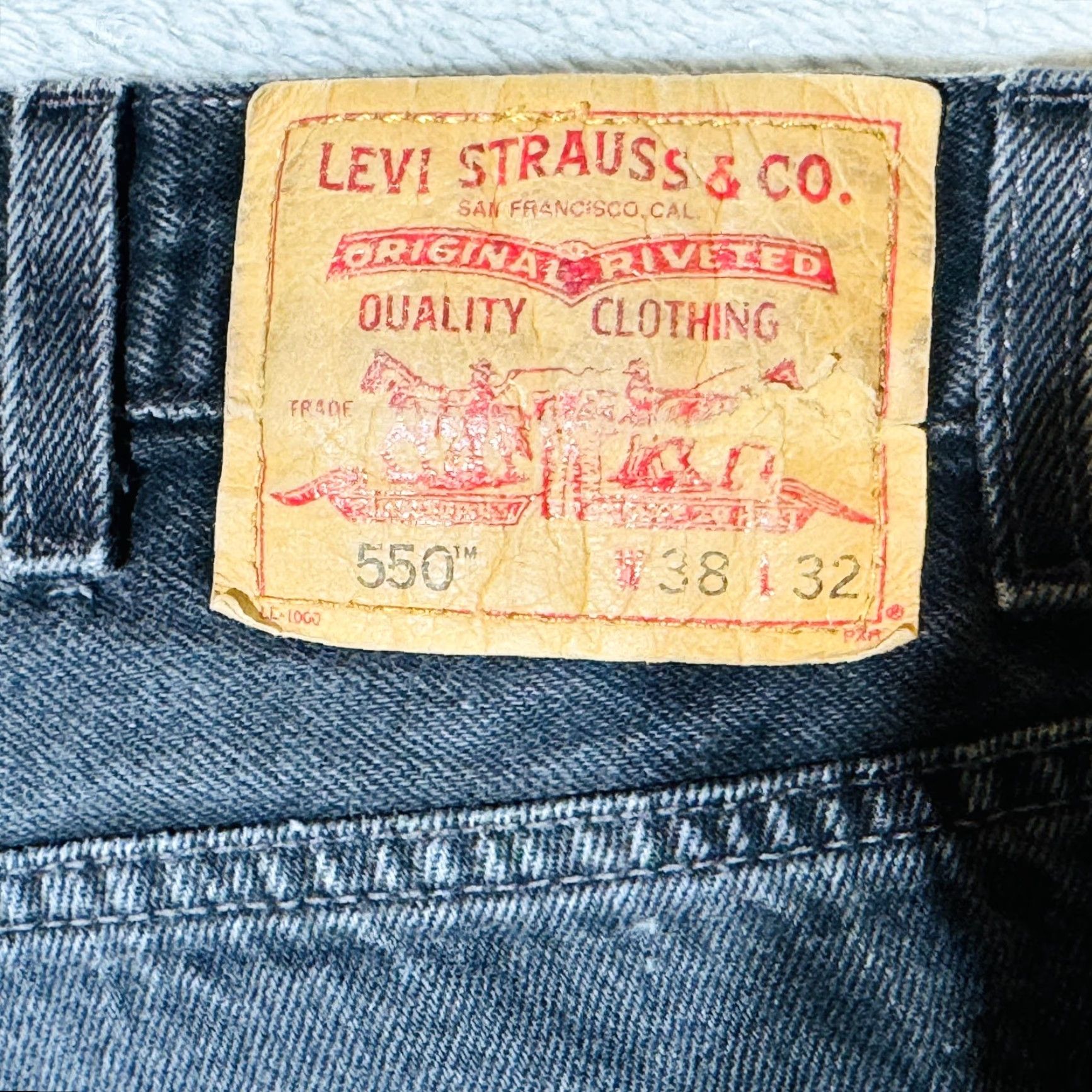 Levi's VINTAGE Levi's 550 Jeans Mens 38x32 Black Charcoal Wash Relaxed Tapered Denim 90s Size US 38 / EU 54 - 3 Thumbnail