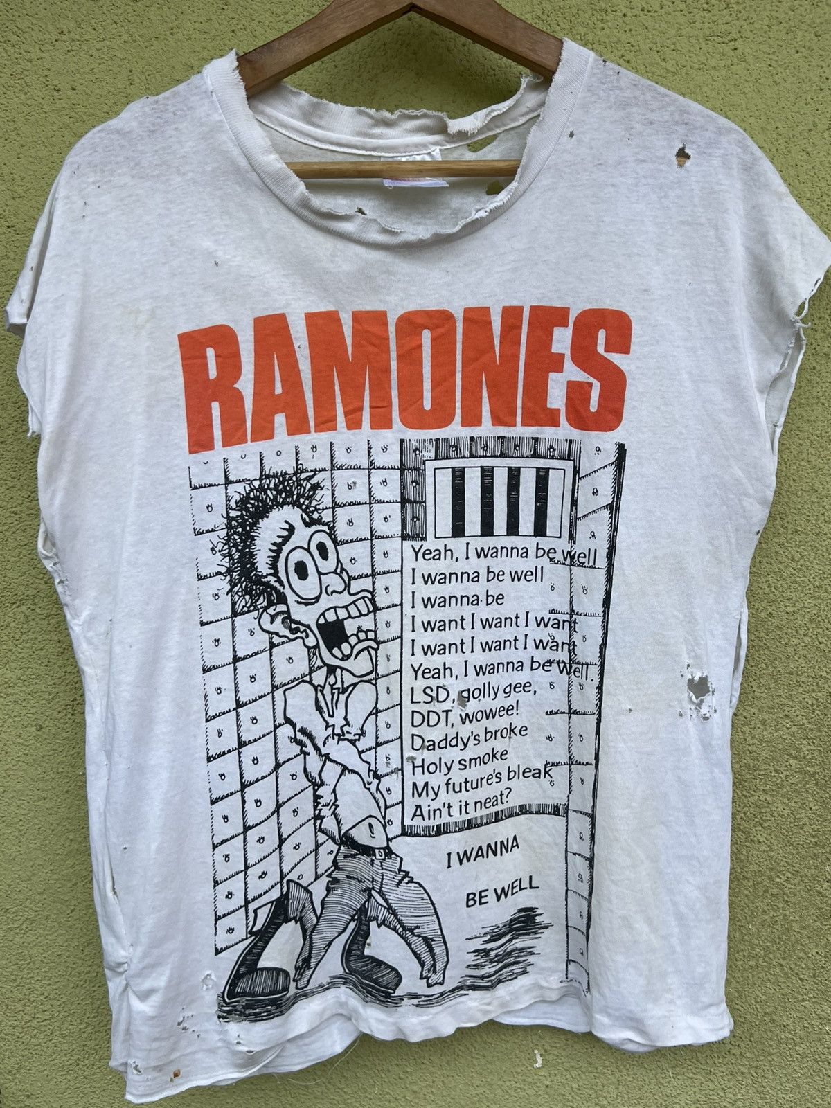 Vintage distressed Hanes ramones punk rock band tee
