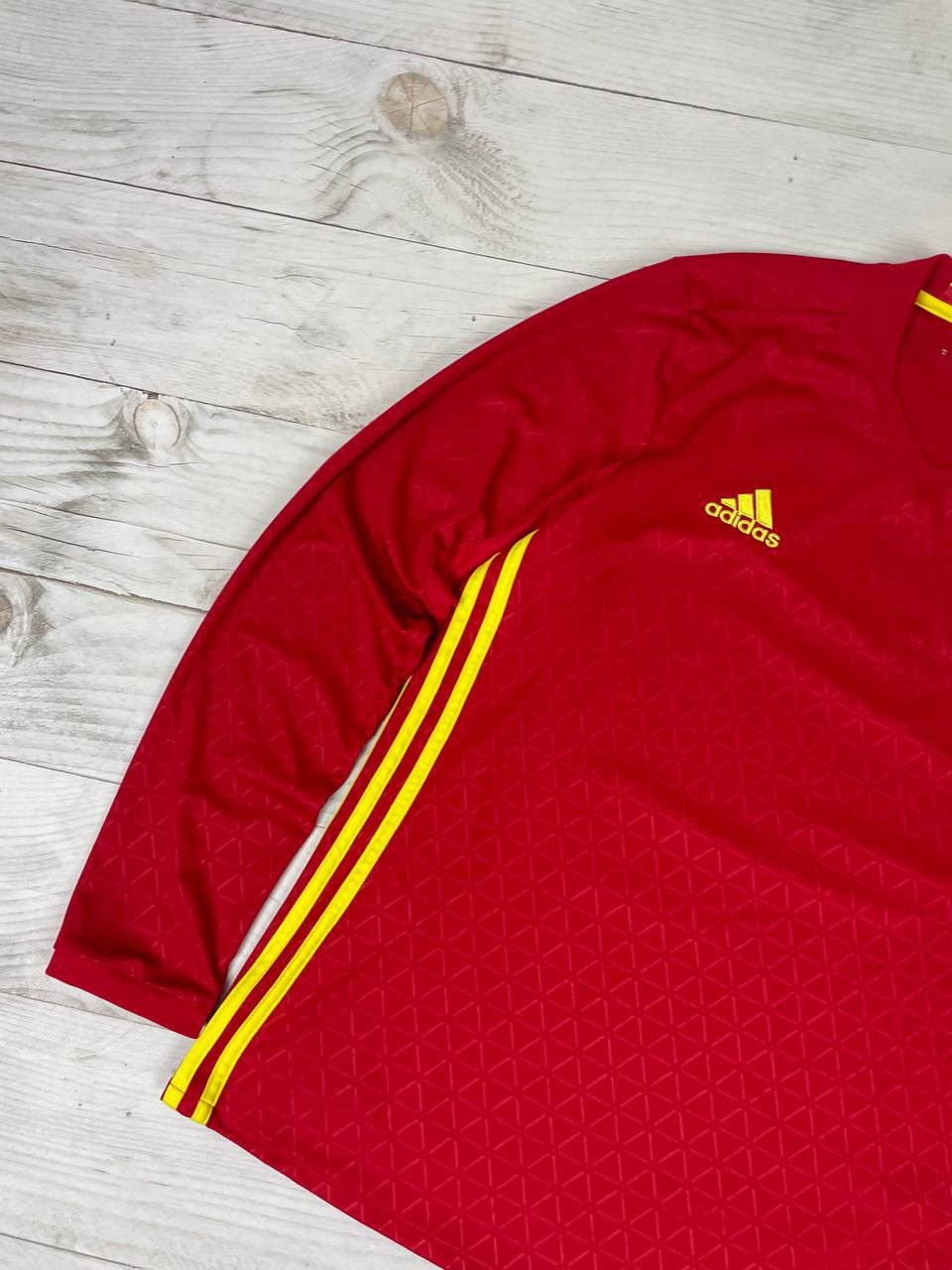Adidas Adidas Spain 2016 2017 Home Shirt Long Sleeve Jersey Size US M / EU 48-50 / 2 - 6 Thumbnail