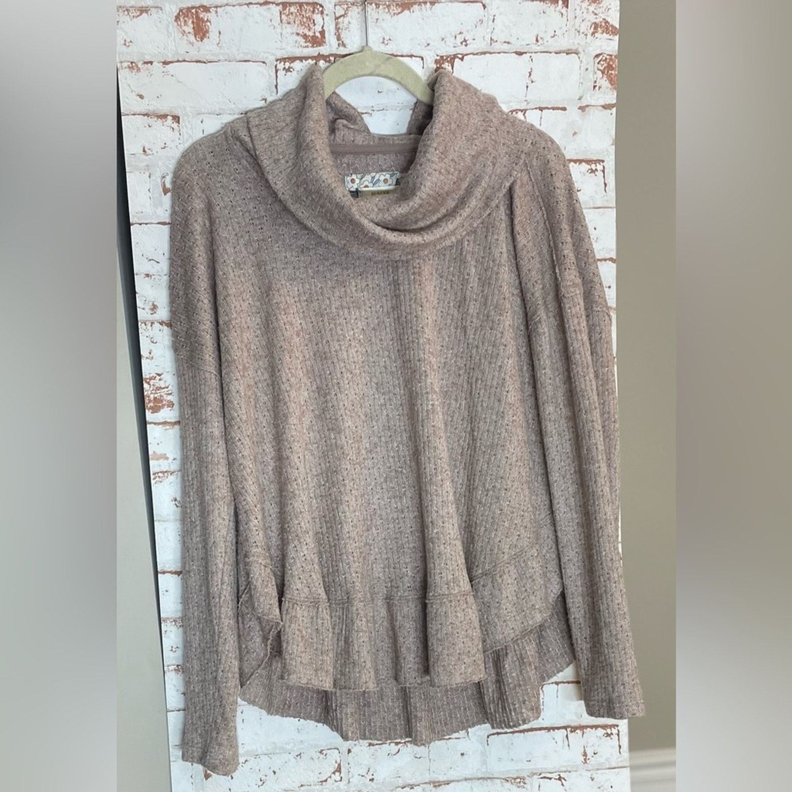 Anthropologie Anthropologie Heathered Cowl Neck Sweater Size M / US 6-8 / IT 42-44 - 1 Thumbnail