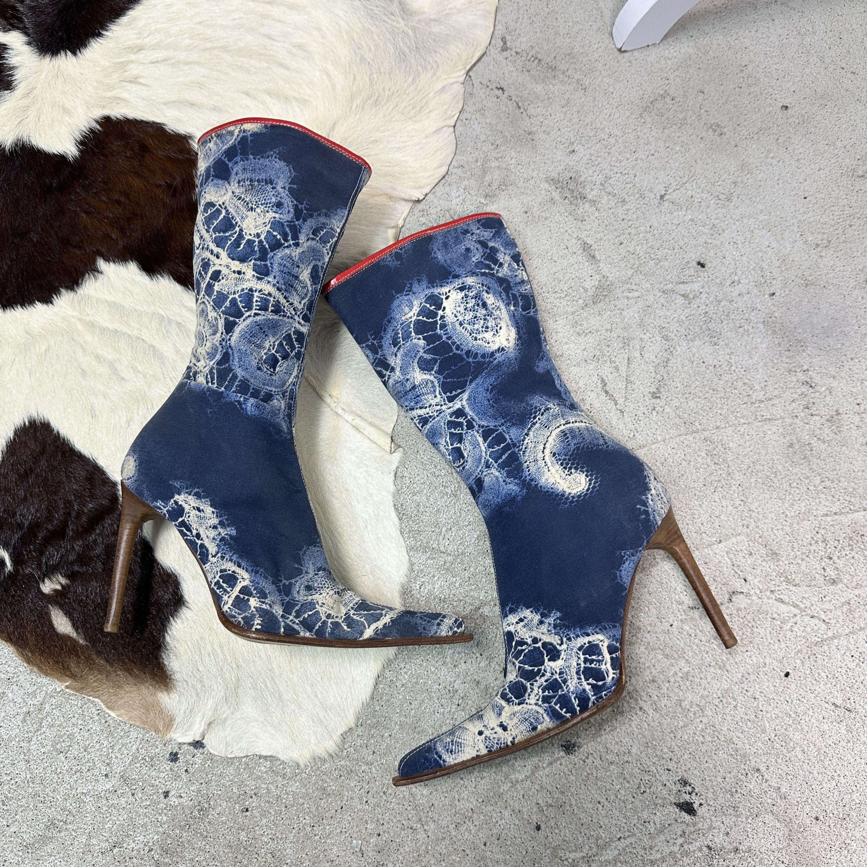 Vintage Vintage Avant Garde Lace Printed Boots Made in Italy Y2K Size US 6 / IT 36 - 8 Thumbnail