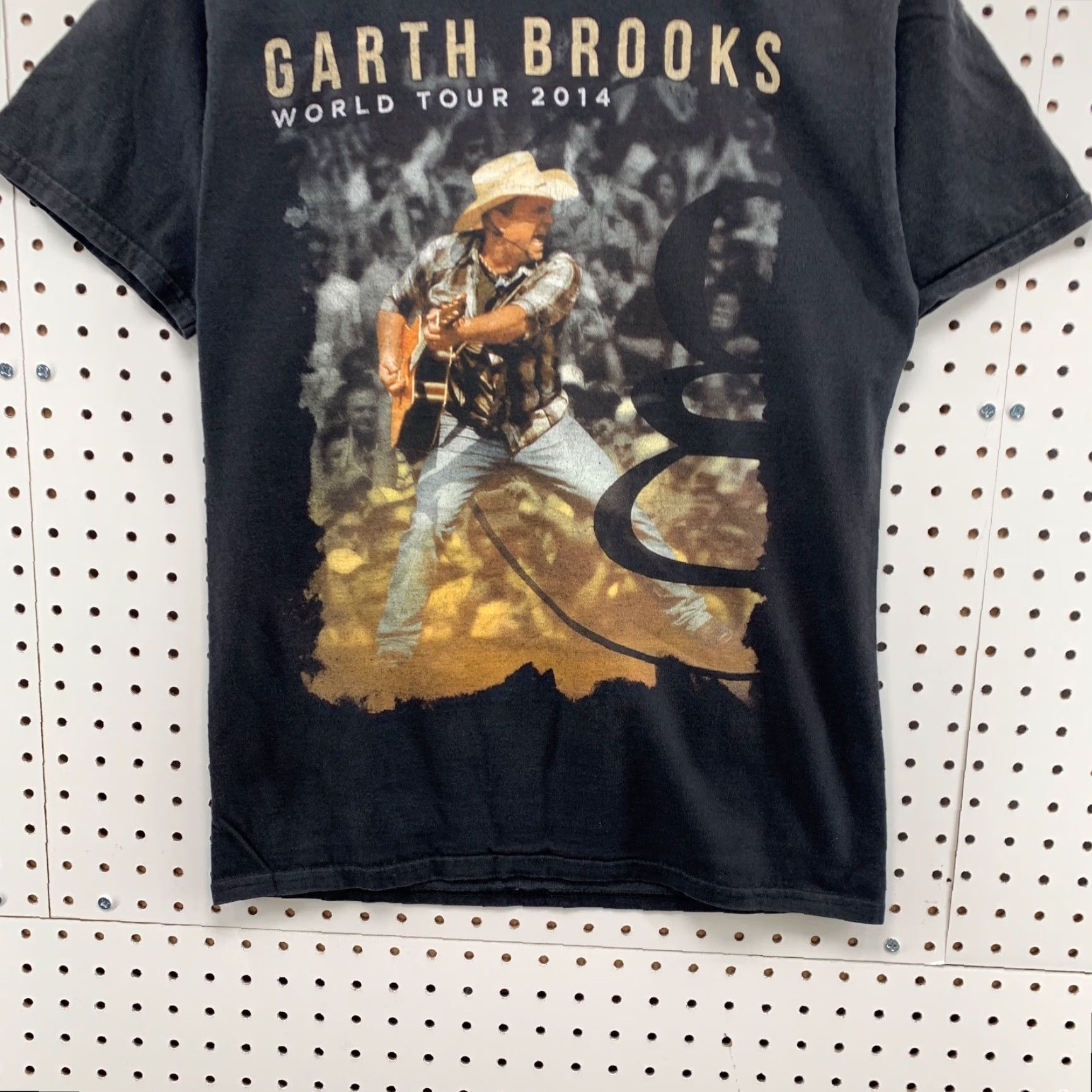Hanes VINTAGE Garth Brooks World Tour Shirt Small Adult 2014 Black Short Sleeve Mens T-Shirt Hanes Beefy-T Black 17.5x27 Concert Band Music Mens Size US S / EU 44-46 / 1 - 4 Thumbnail