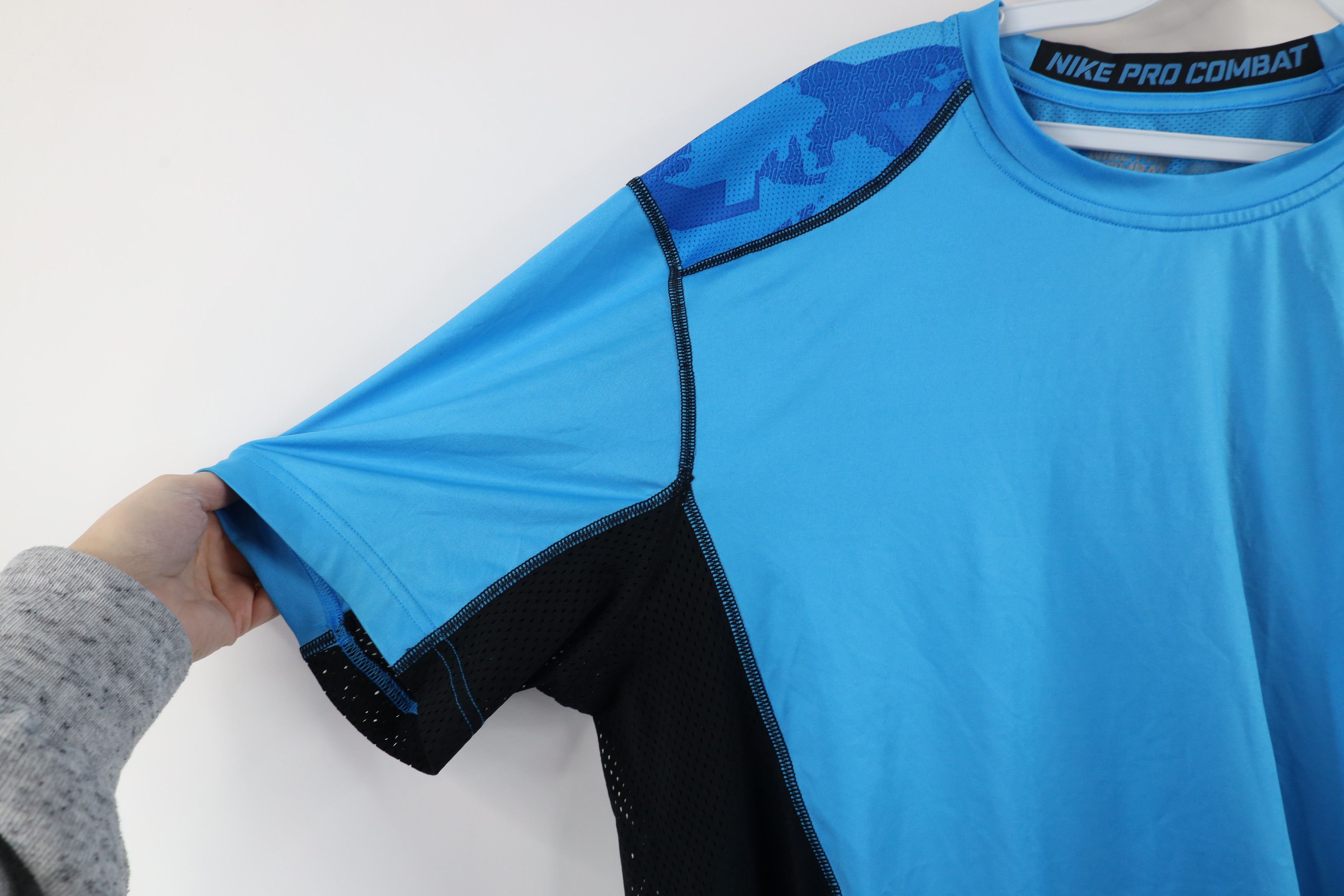 Nike × Vintage Nike Pro Combat Fitted Camouflage Training T-Shirt Blue Size US XL / EU 56 / 4 - 8 Thumbnail