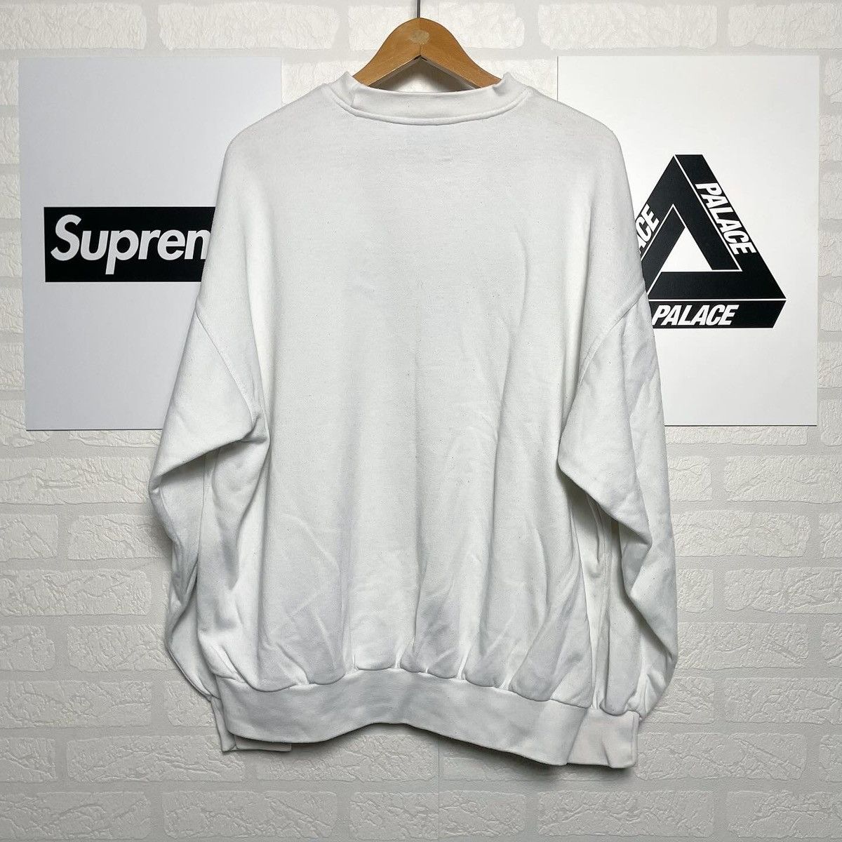 Reebok Vintage Reebok Sweatshirt big logo crew neck 90s Size US L / EU 52-54 / 3 - 2 Thumbnail