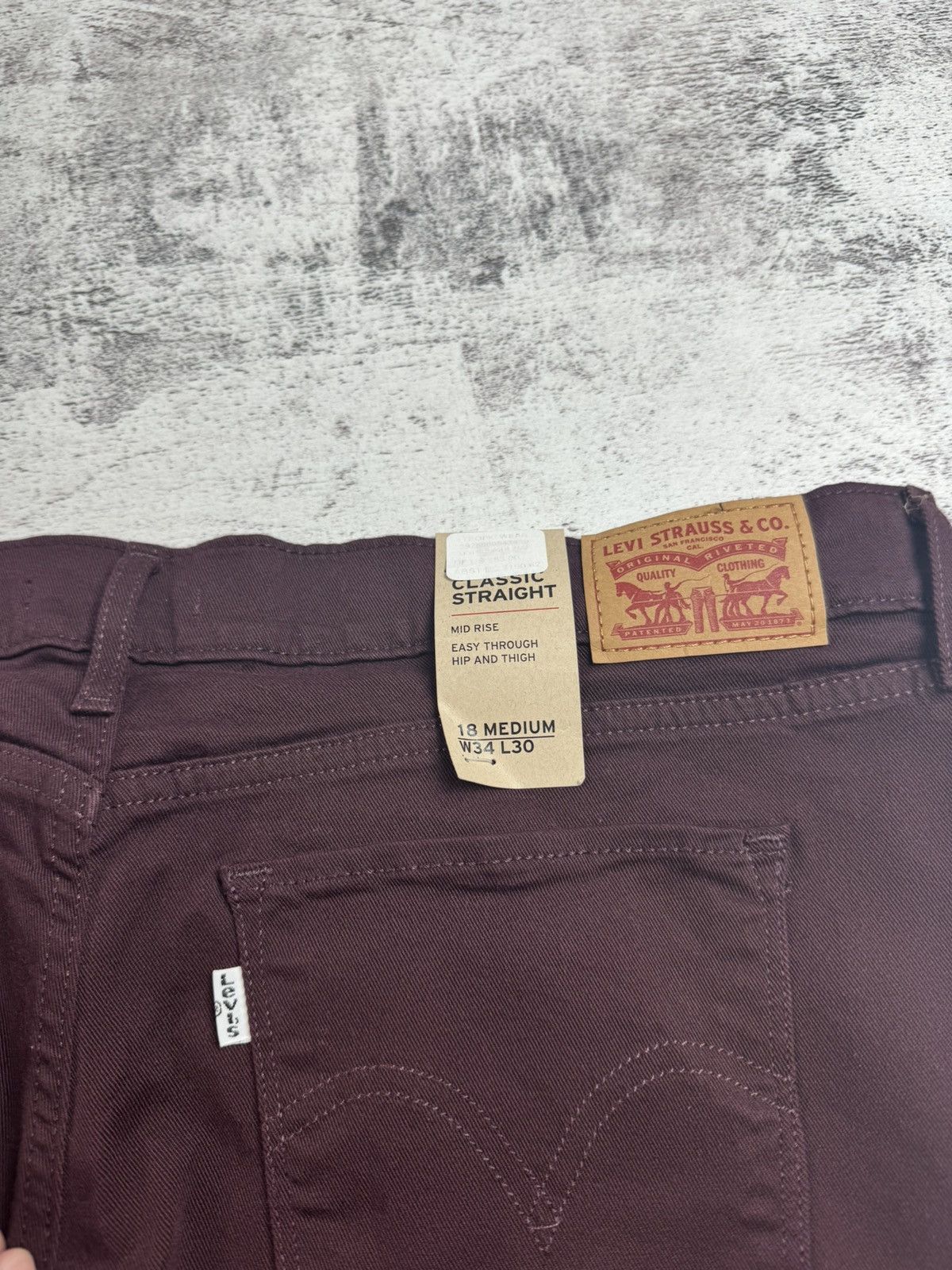 Levi's Levi’s NEW Classic Straight Men’s Cherry W34 L30 Cotton Mid Rise Pants Trousers Size US 34 / EU 50 - 10 Thumbnail