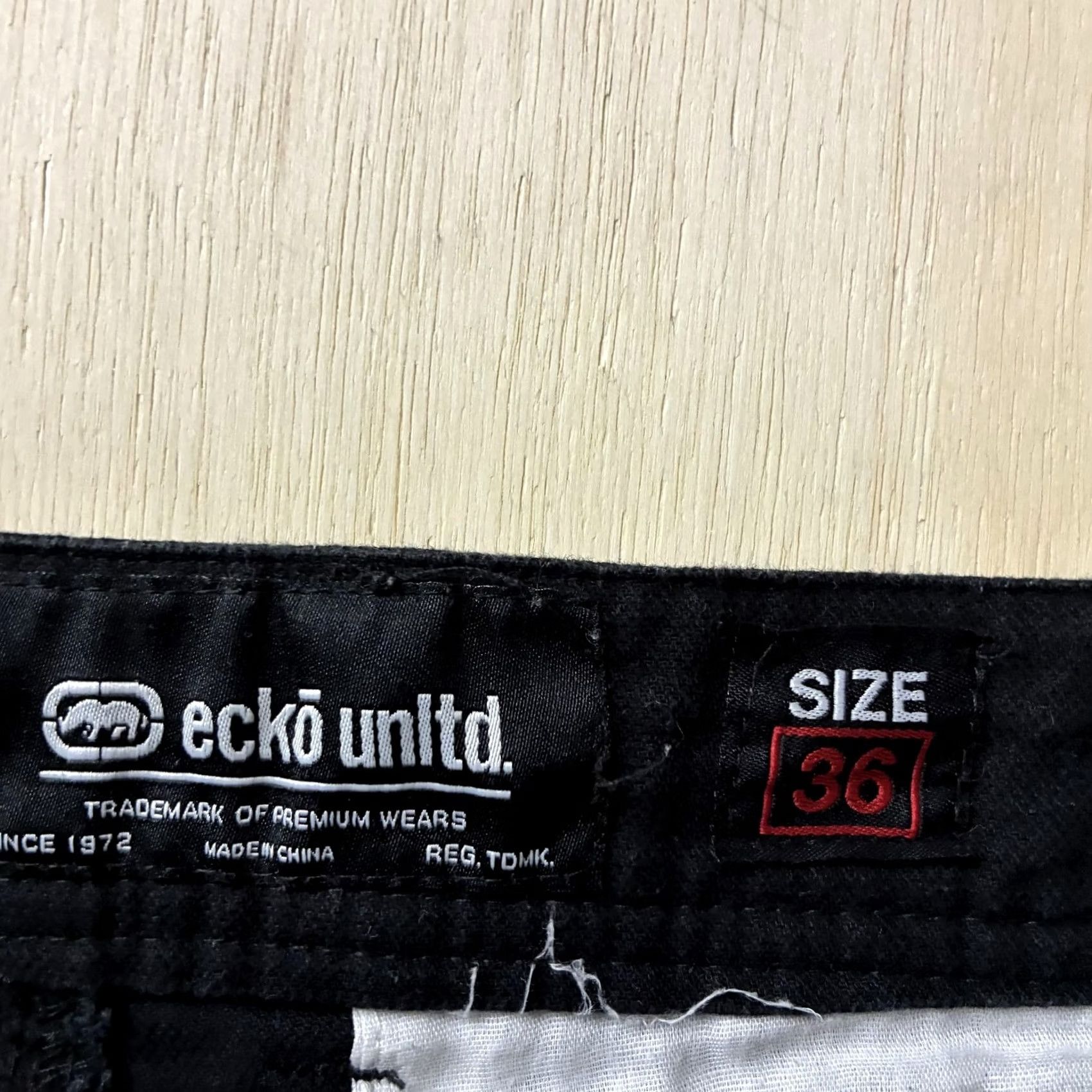 Ecko Unltd. Ecko Unltd Cargo Shorts Mens 36 Black Canvas Utility Pockets 10" Inseam Size US 36 / EU 52 - 2 Thumbnail