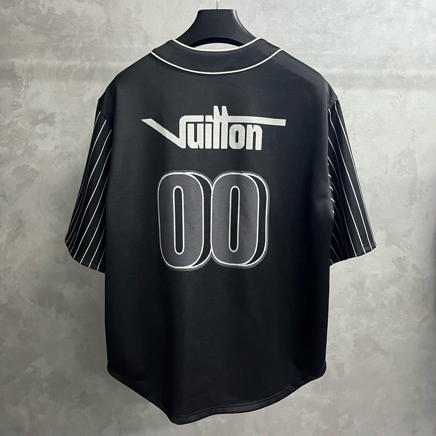 Louis Vuitton Louis Vuitton Black Print Baseball Shirt Size US L / EU 52-54 / 3 - 5 Thumbnail