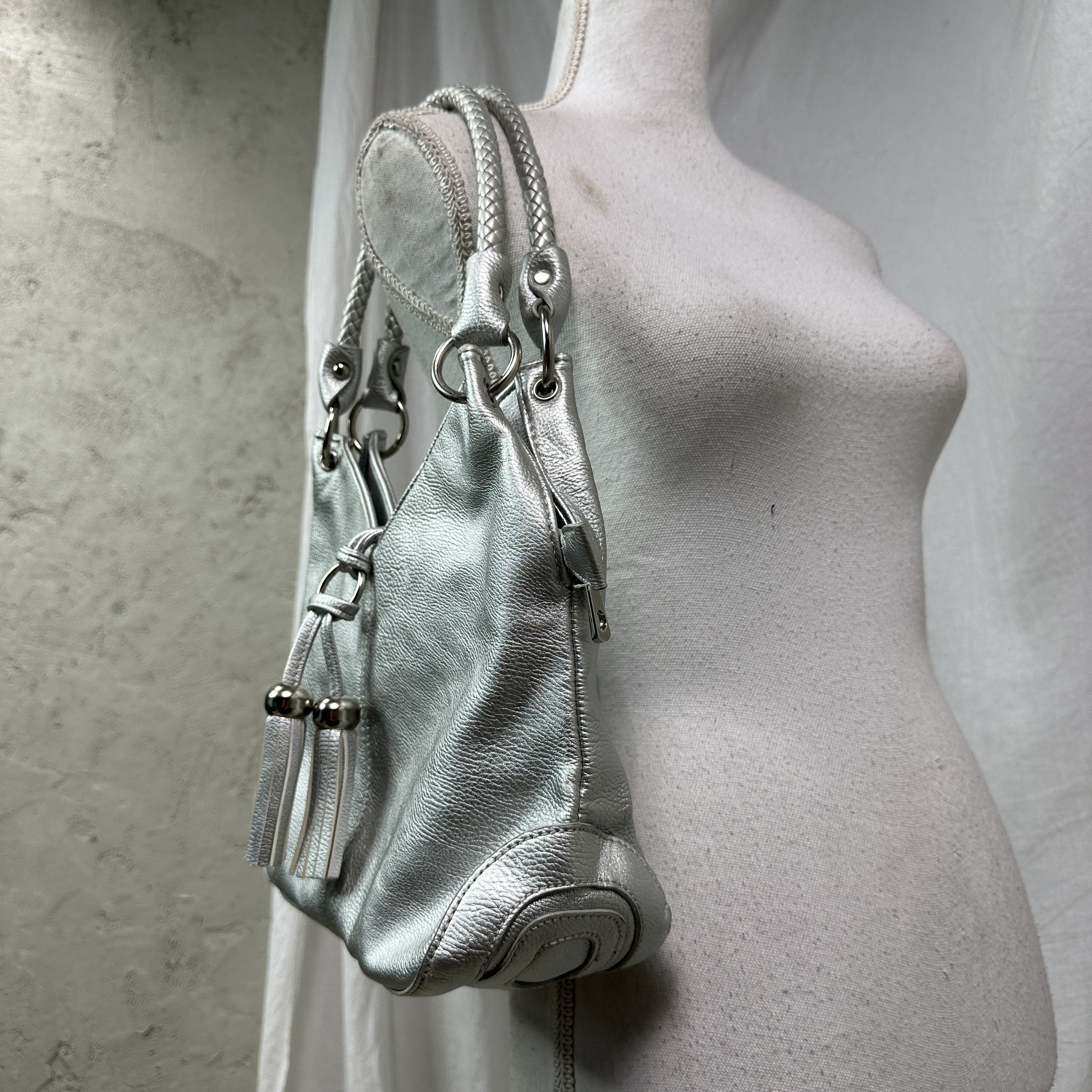 Vintage Vintage Avant Garde Hobo Silver Chrome Bag 00s Size ONE SIZE - 7 Thumbnail