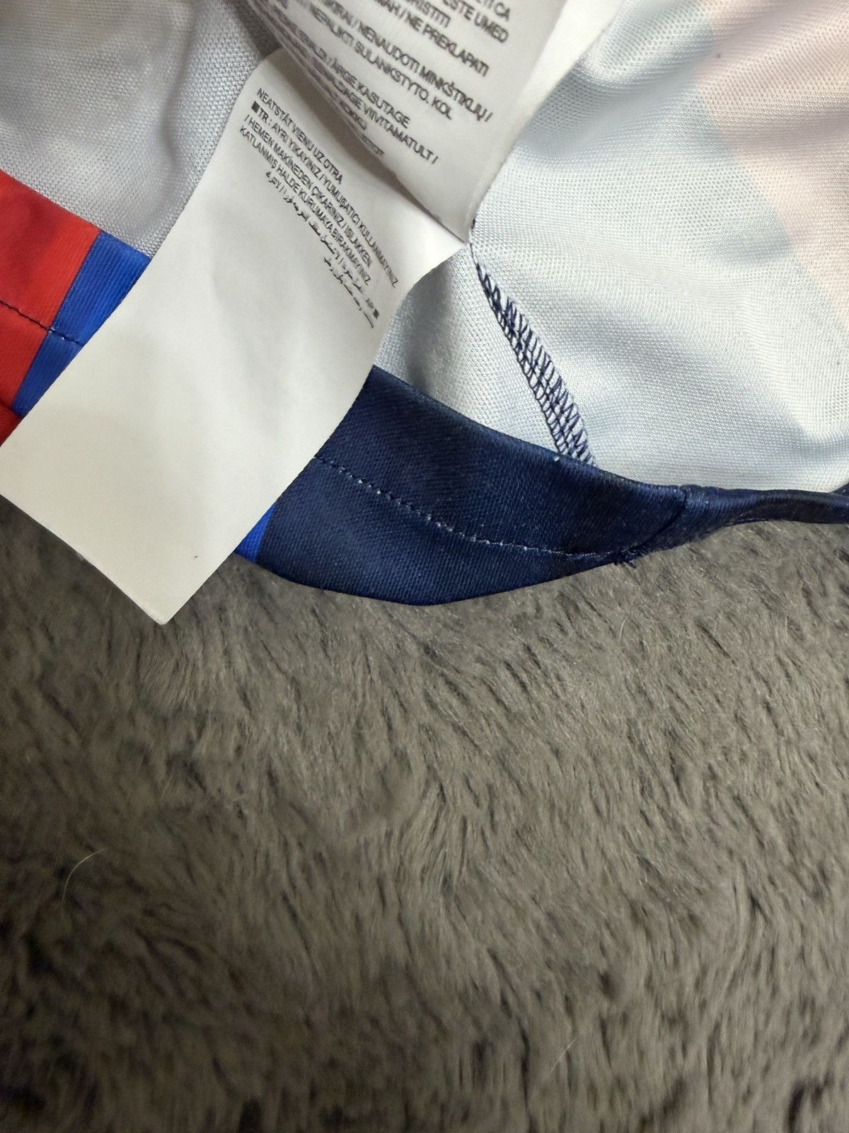 October's Very Own Barcelona OVO Jersey size M DRAKE Size US M / EU 48-50 / 2 - 6 Thumbnail