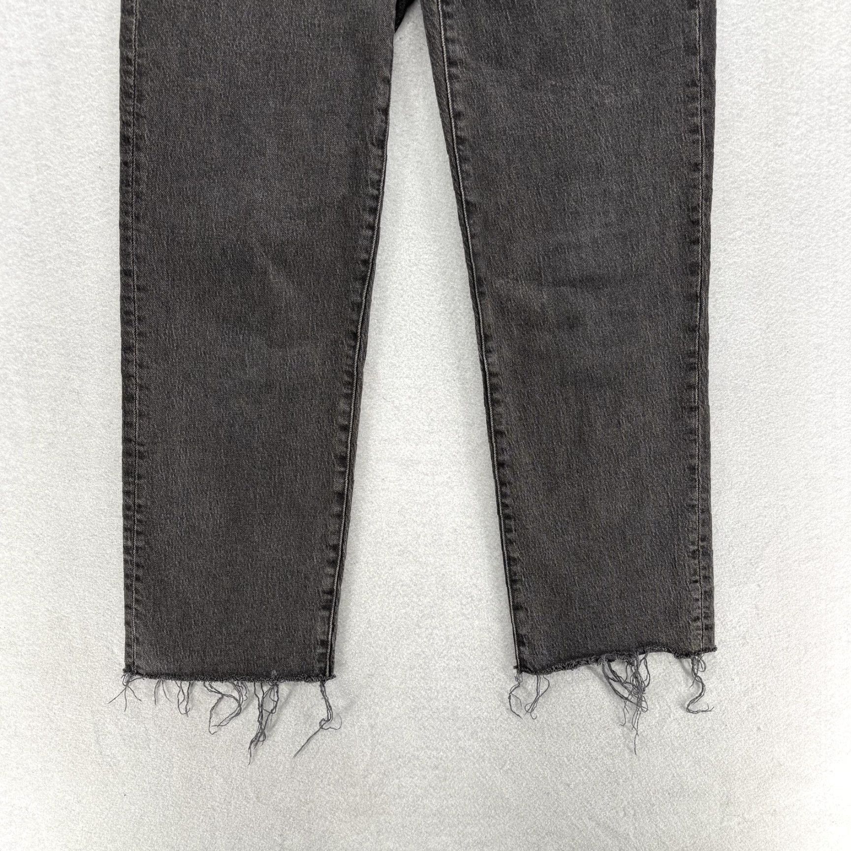 Madewell Madewell Jeans Womens 24 High Rise Curvy Straight Gray Denim 5-Pocket Distressed Fringe Cotton Blend Spandex Crop Vintage? No Size 42" / US 20 - 3 Thumbnail