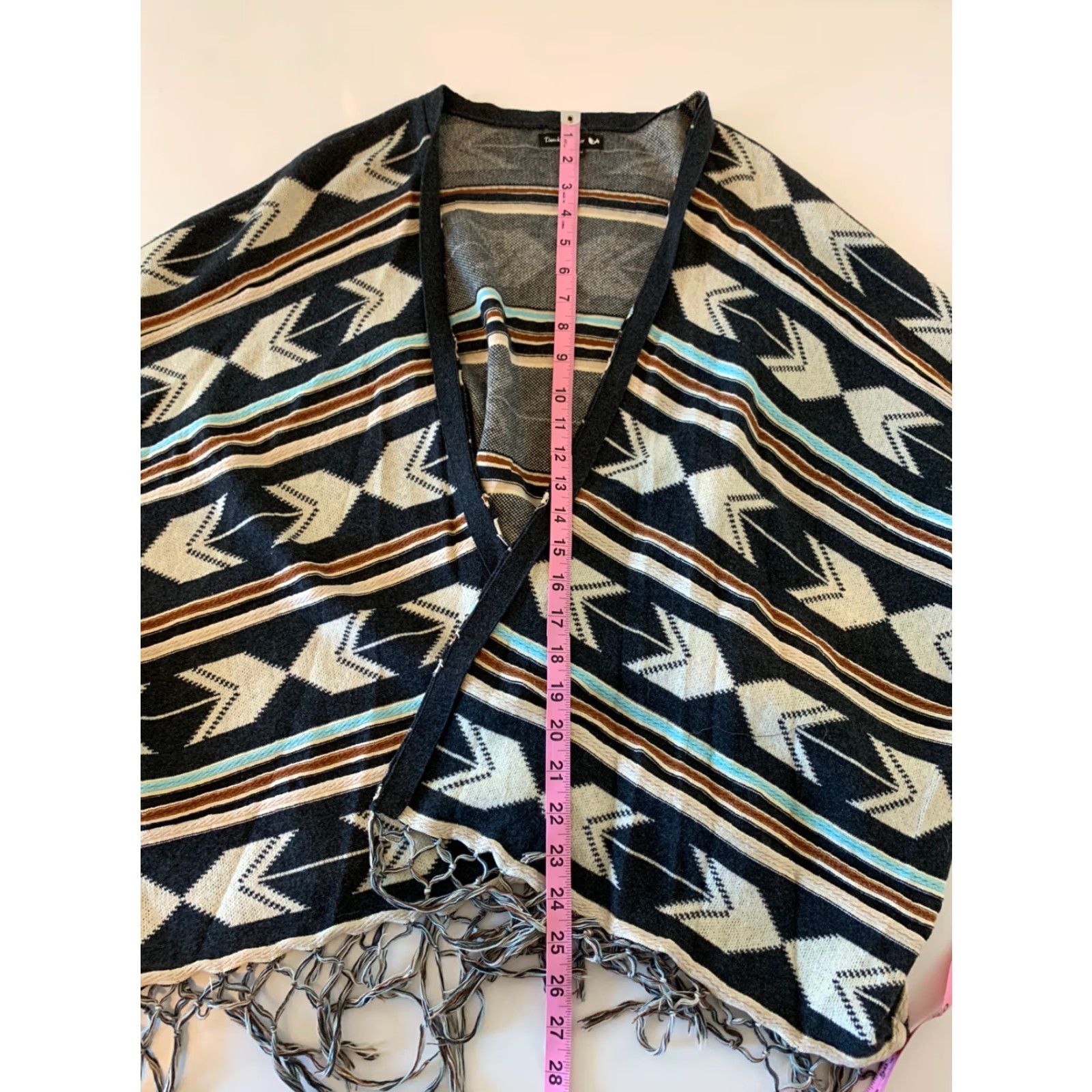 Anthropologie Double Zero Cardigan Short Sleeve Shawl Women's M Gray Aztec Theme Sweater Size 32" / US 10 / IT 46 - 3 Thumbnail