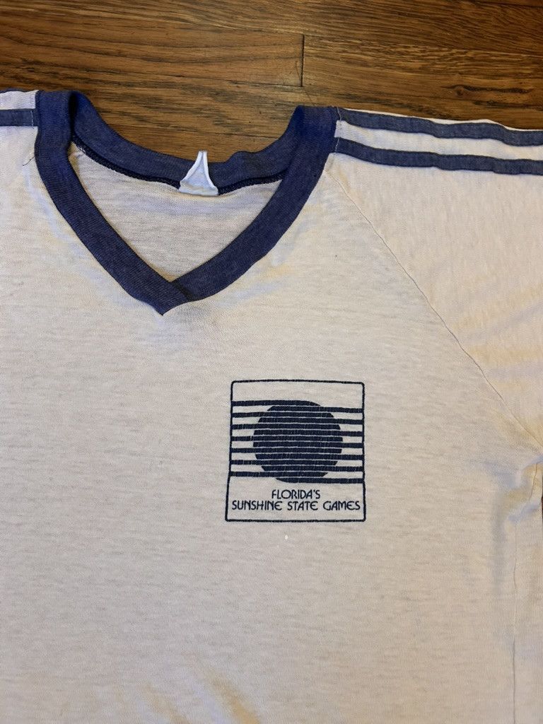 Vintage Vintage Raglan Single Stitch V-Neck Shirt Size US S / EU 44-46 / 1 - 3 Thumbnail