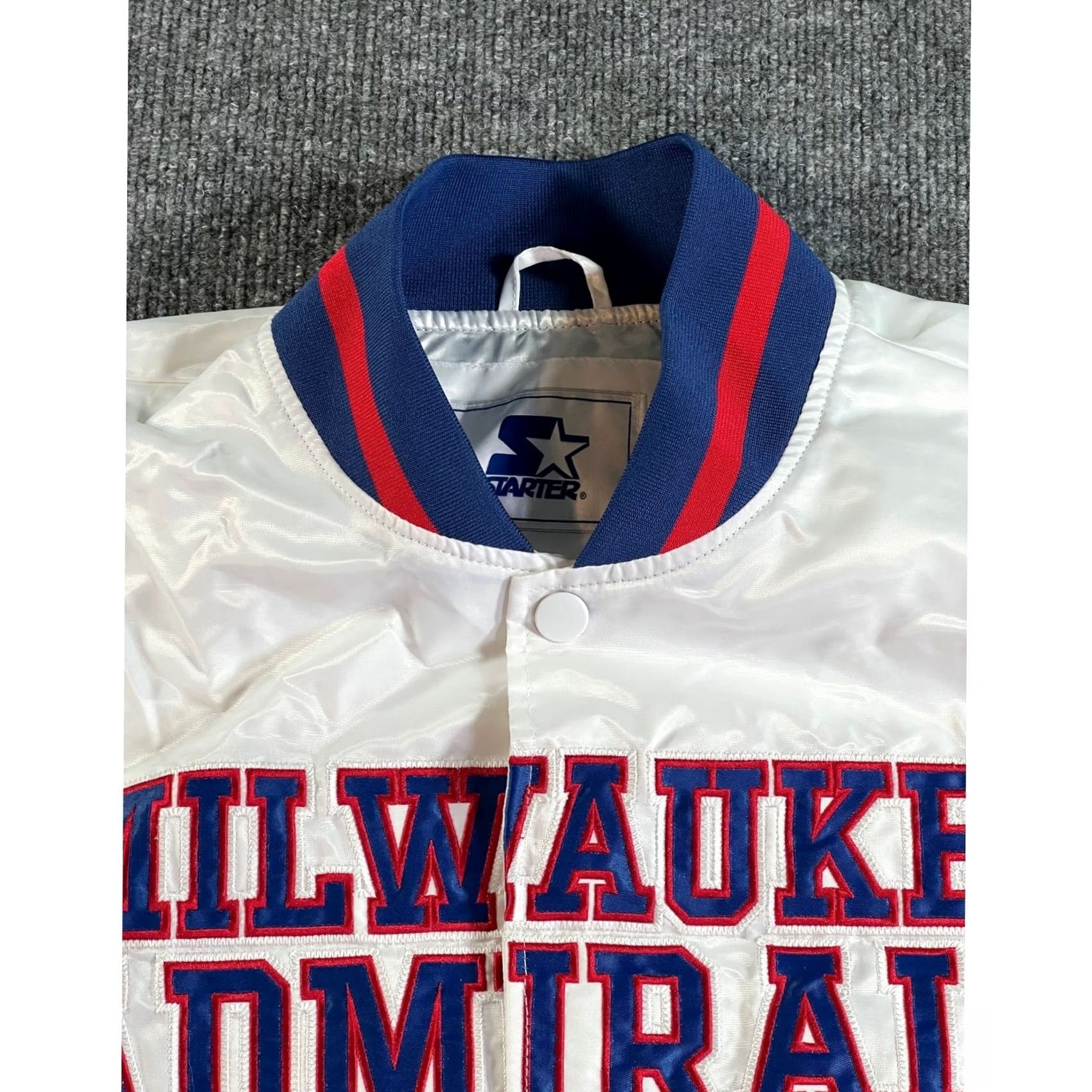 Starter VINTAGE Starter Milwaukee Admirals Jacket Mens M White Satin Bomber AHL Size US M / EU 48-50 / 2 - 3 Thumbnail
