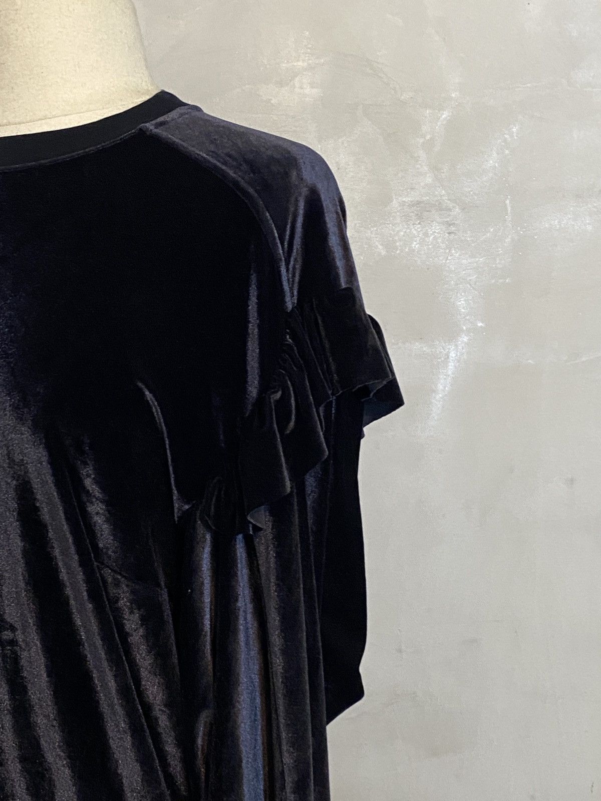 Vetements FW17 Oversized Black Goth Velvet Dress Size S / US 4 / IT 40 - 3 Thumbnail