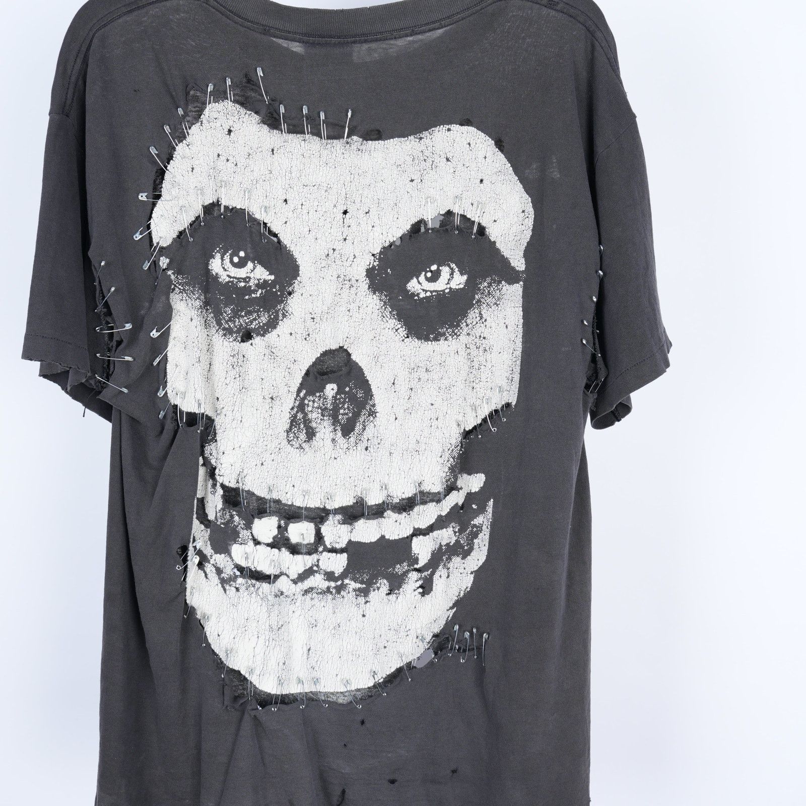 Vintage THRASHED MISFITS SAFETY PIN T-SHIRT VINTAGE WILD OATS Size US L / EU 52-54 / 3 - 5 Thumbnail
