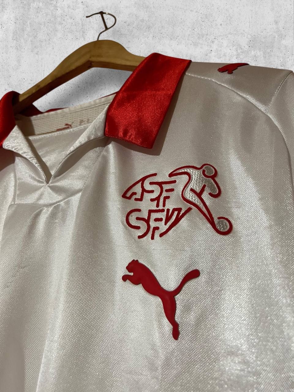 Puma Puma SWITZERLAND 4 soccer club Jersey vintage tee t shirt Size US M / EU 48-50 / 2 - 3 Thumbnail