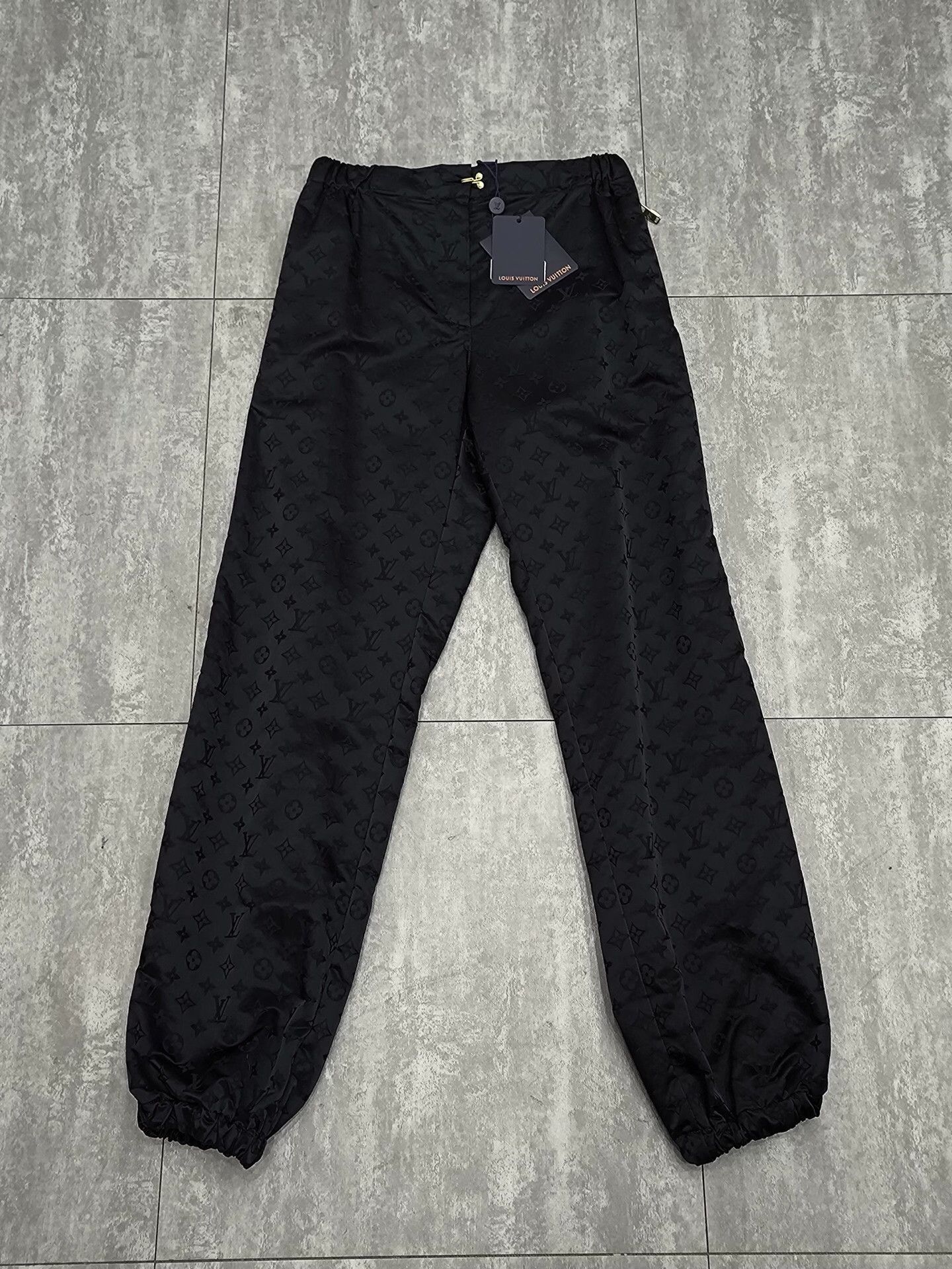 Louis Vuitton Louis Vuitton Retro Black Casual Pants 36 Men Size US 36 / EU 52 - 1 Thumbnail