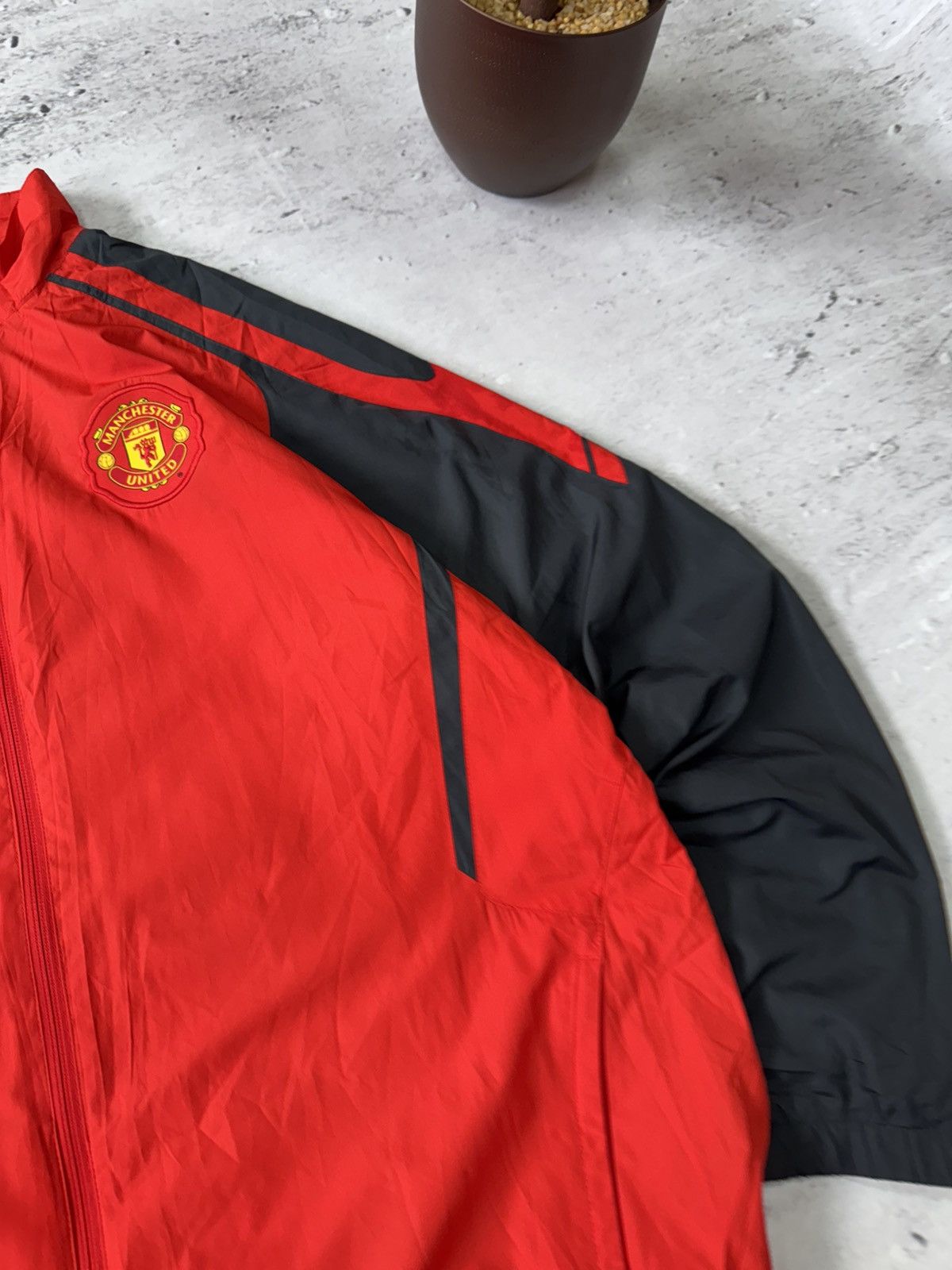 Nike × Vintage NIKE MANCHESTER UNITED VINTAGE BASIC LOGO BAGGY LIGHT JACKET Size US XL / EU 56 / 4 - 4 Thumbnail