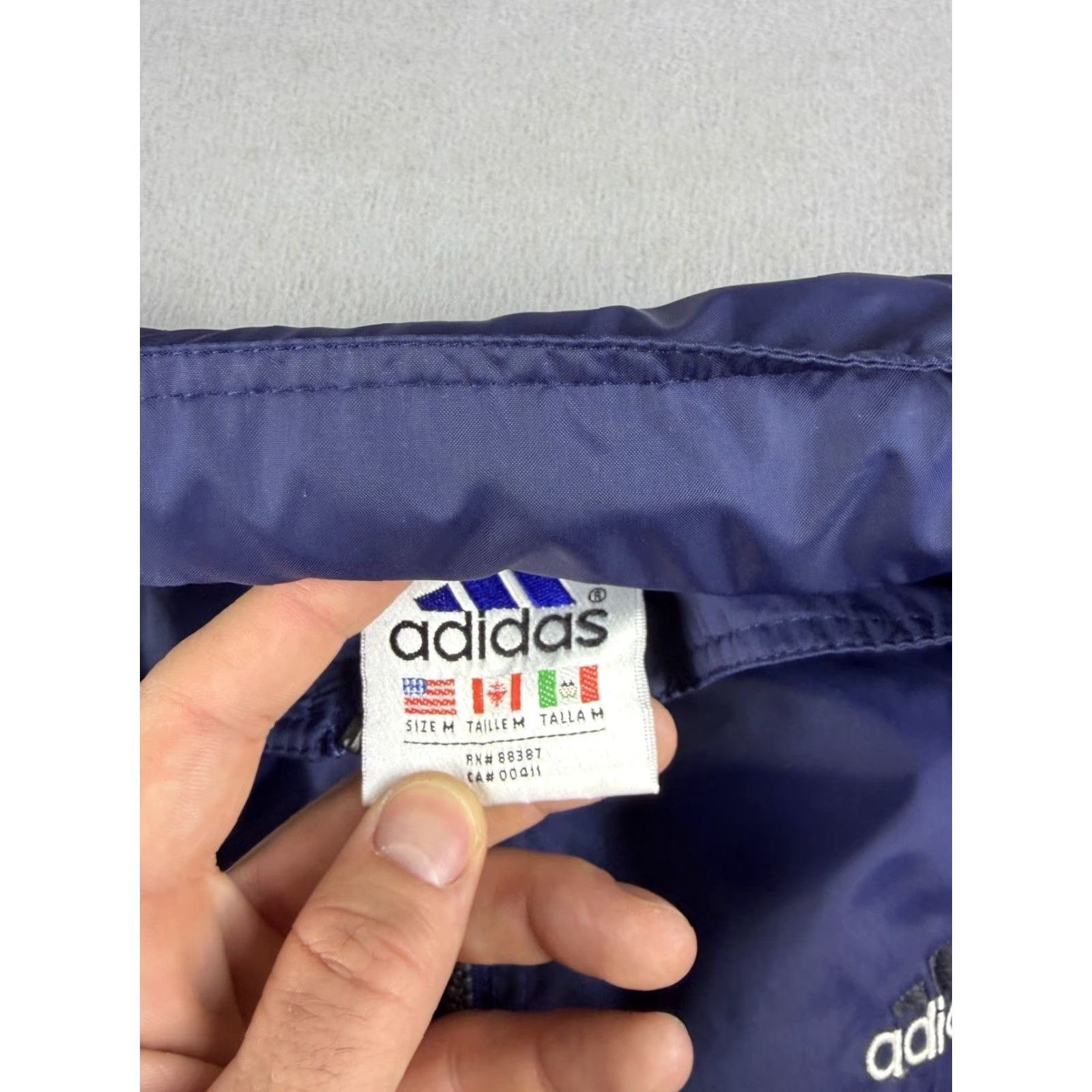 Adidas VINTAGE Adidas Windbreaker Men’s L Blue Hooded 90s Nylon Zip Embroidered Logo Packable Jacket Regular Size US L / EU 52-54 / 3 - 3 Thumbnail