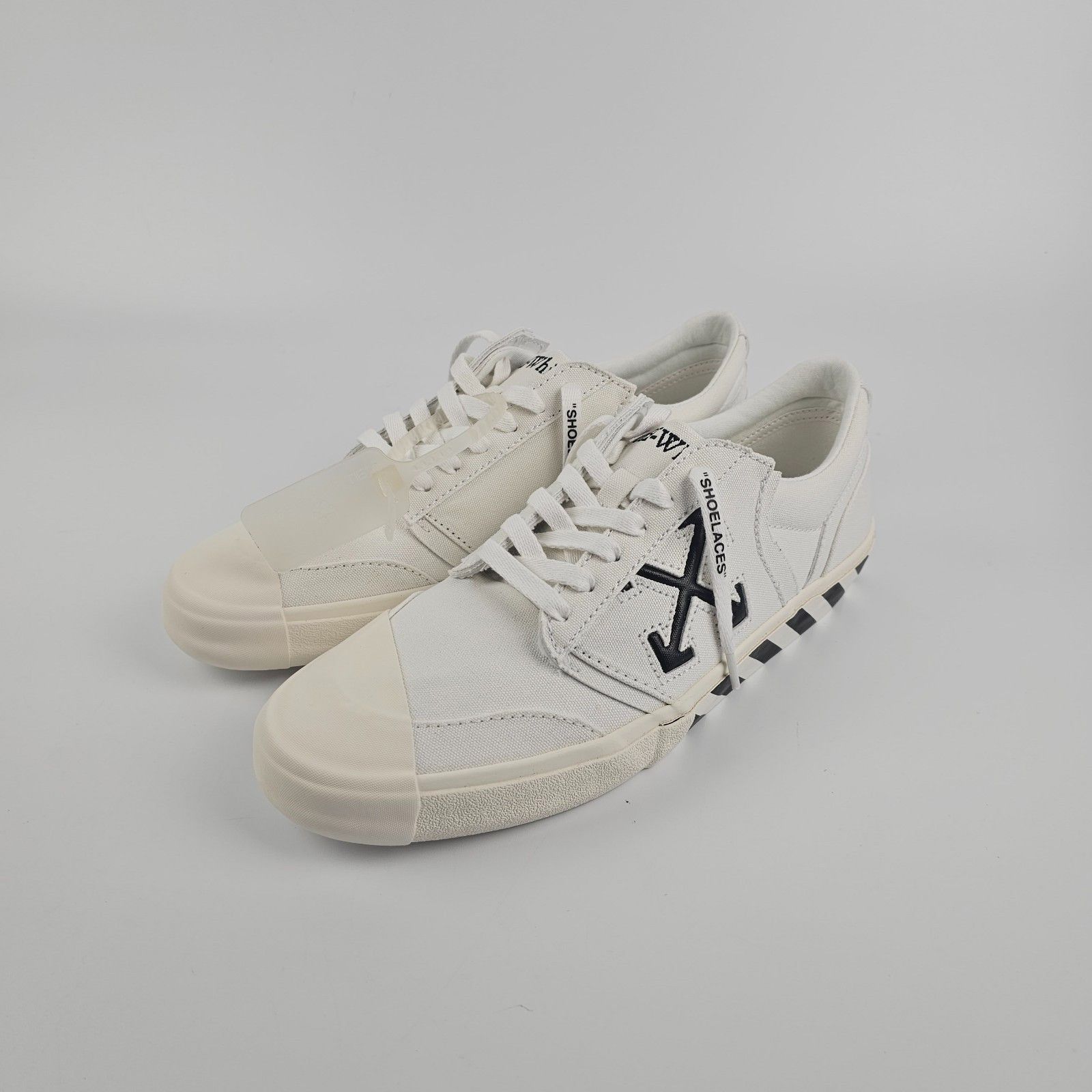 OFF-WHITE Vulcanized White Sneakers New & Authentic (Men's s