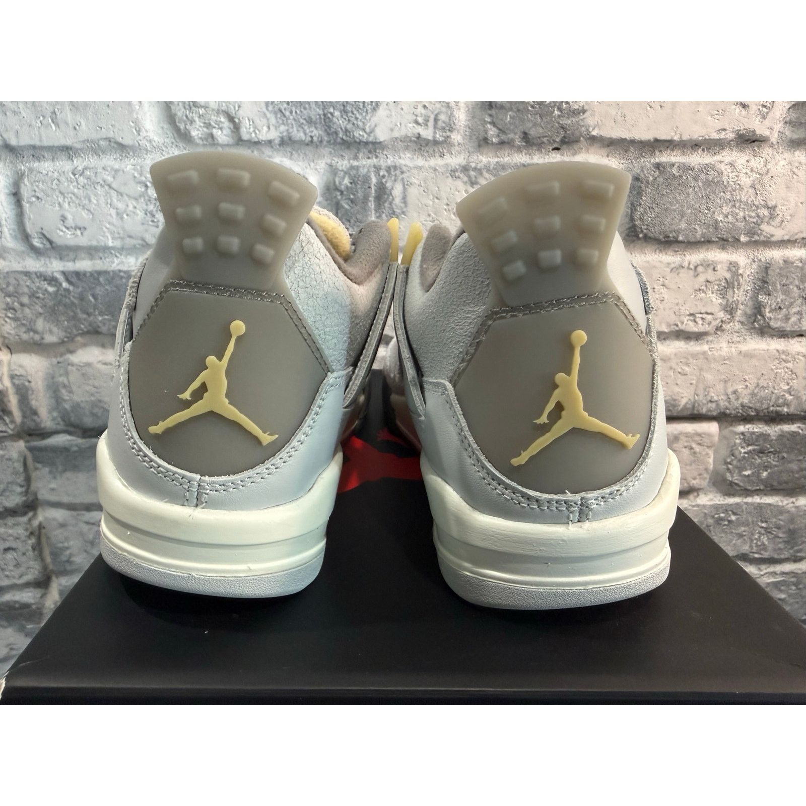 Jordan Brand Jordan 4 Retro Craft Photon Dust Size 4.5 Size US 5 / EU 37 - 4 Thumbnail
