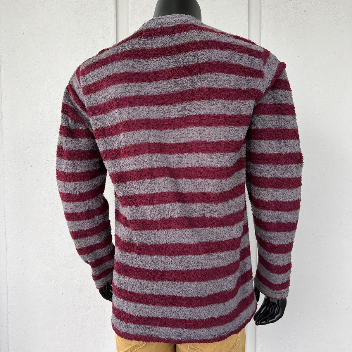 Disney × Mickey Mouse × Uniqlo Mickey mouse Disney Uniqlo Fluffy Stripes Sweetshirt Size US L / EU 52-54 / 3 - 2 Thumbnail