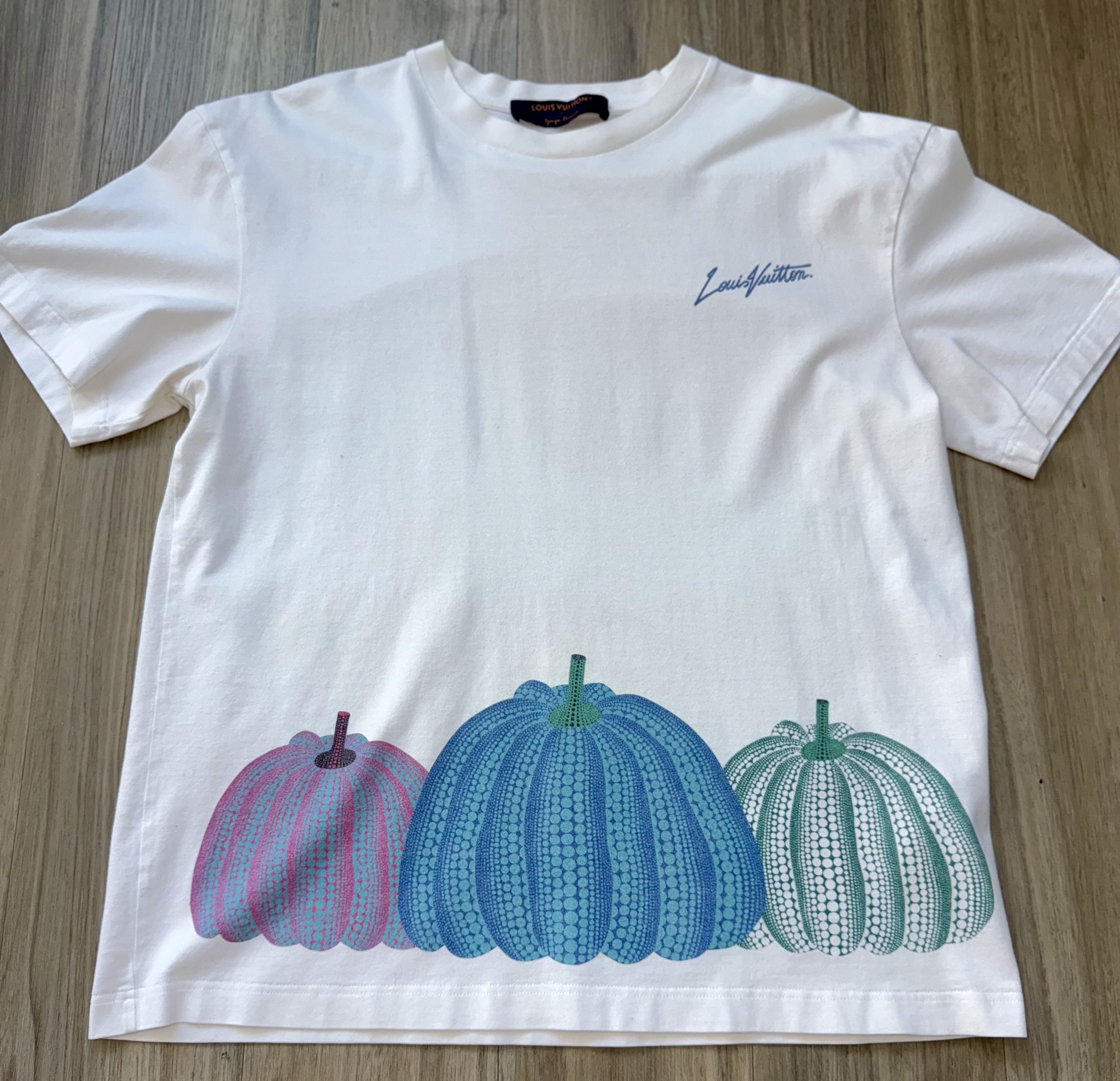 Louis Vuitton × Yayoi Kusama Louis Vuitton SS23 Medium Limited-Edition T-Shirt (New) Size US M / EU 48-50 / 2 - 2 Thumbnail