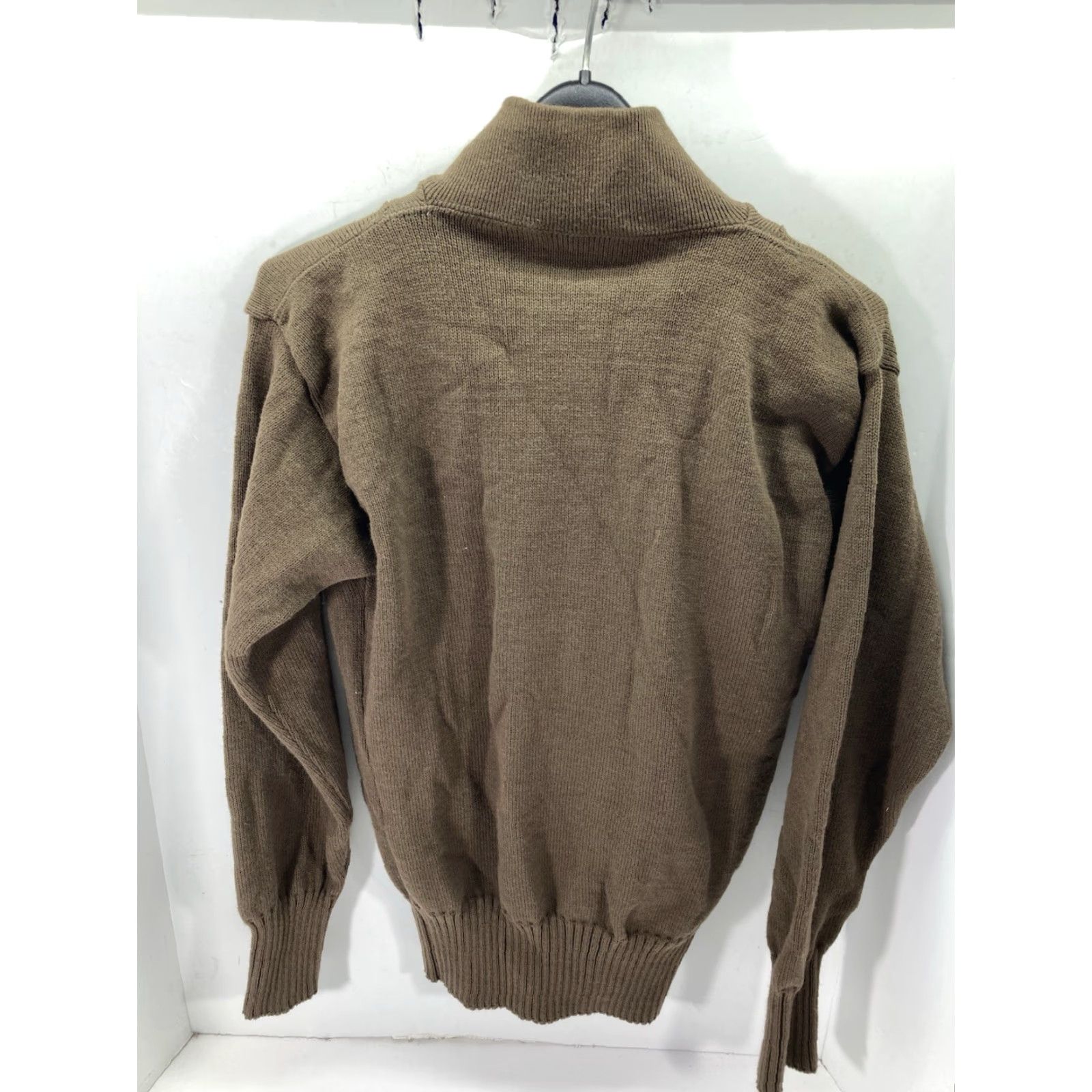 Vintage VINTAGE USGI Military Henley Sweater Men Medium Brown 5 Button Knit Long Sleeve Acrylic VTG Mens Size US M / EU 48-50 / 2 - 6 Thumbnail