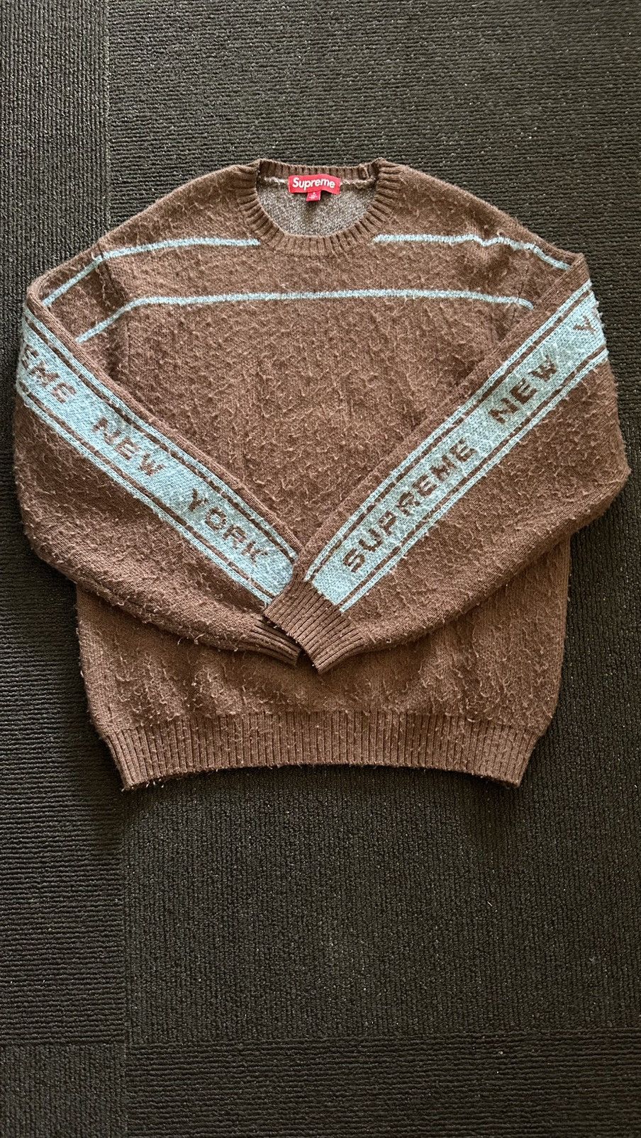 トップス Supreme Back Stripe Sweater White XXL Supreme Back Stripe Sweater (FW24) - $158