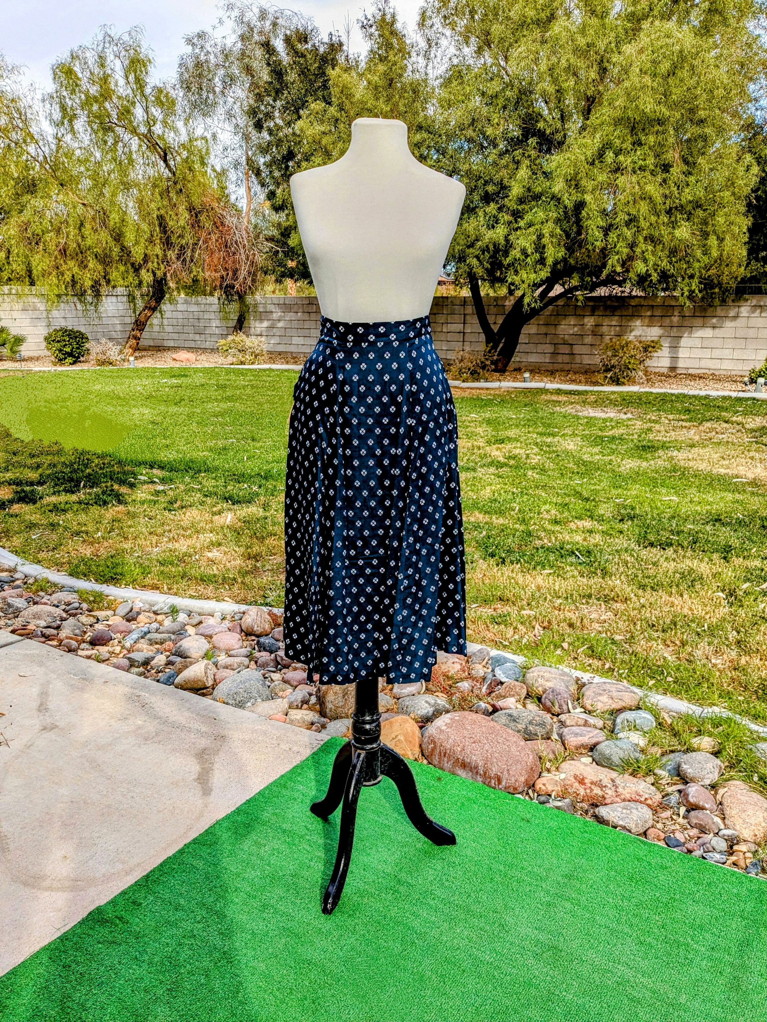 Esprit Vintage ESPRIT Retro Flower Print Button Down Maxi Skirt Size 26" / US 2 / IT 38 - 1 Thumbnail