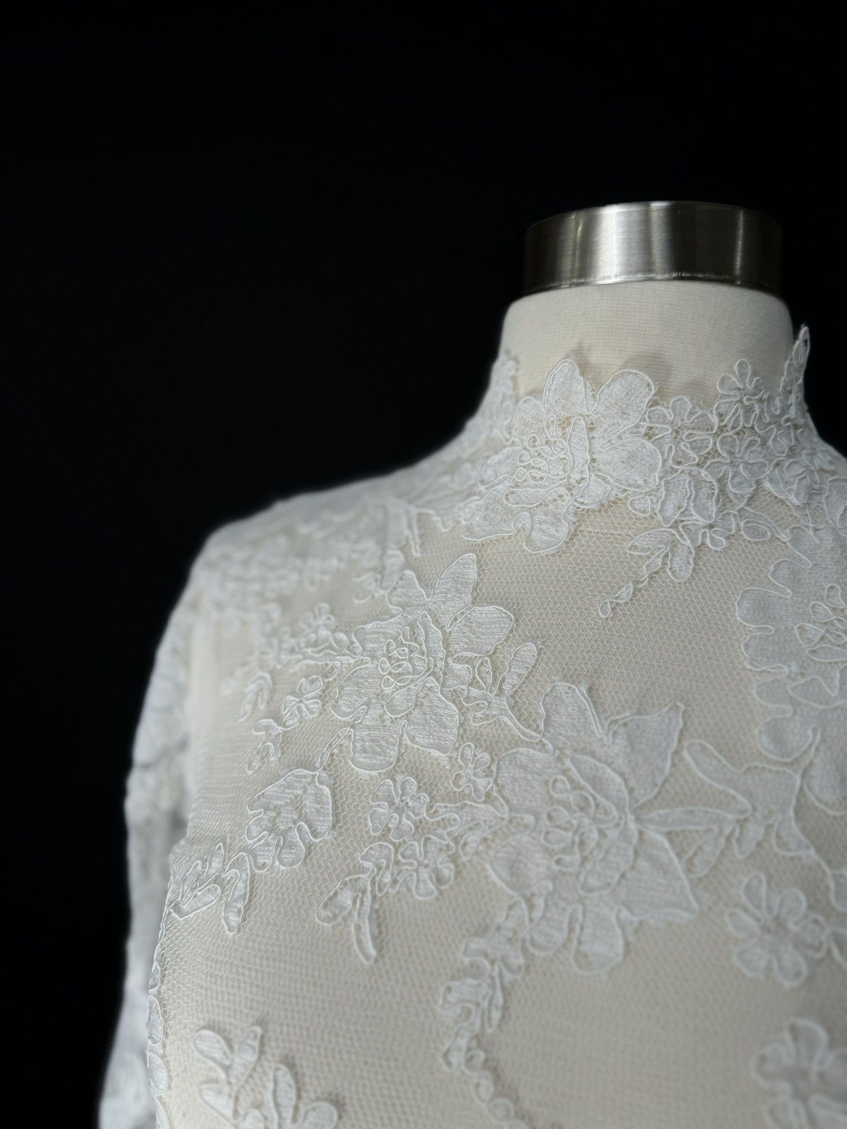 Other Preloved US 4 French Corded Lace Anna Augusta Bridal Cape Size S / US 4 / IT 40 - 3 Thumbnail