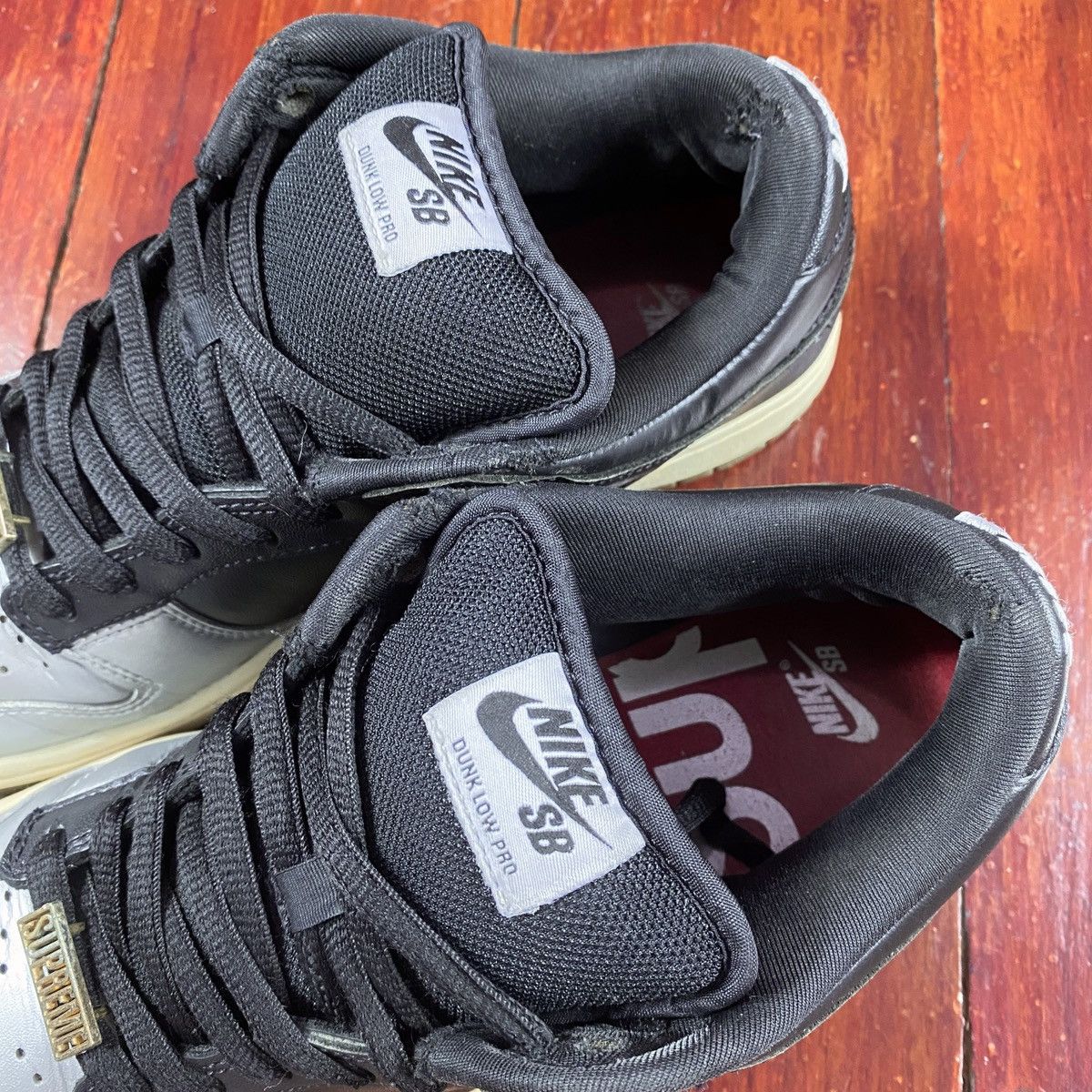 Nike SB Dunk Low Supreme Jewel Swoosh Silver 2019 Size US 8 / EU 41 - 7 Thumbnail