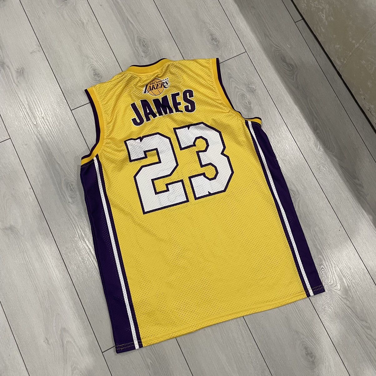 NBA × Nike Nike LA LAKERS NBA City Edition Jersey LeBron James 23 tee Size US XXL / EU 58 / 5 - 2 Thumbnail