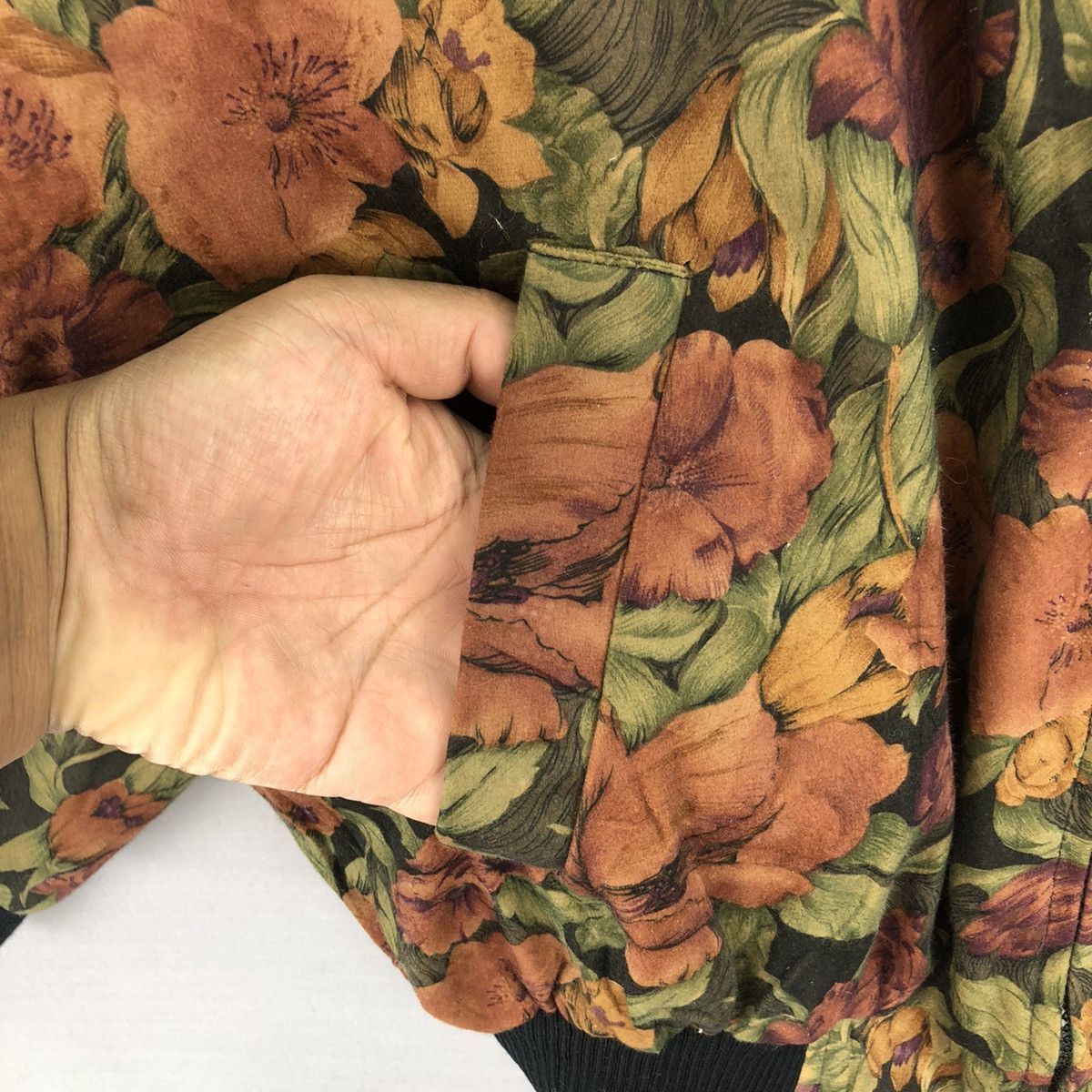 Vintage Vintage 80's Fullprint Flora Quilted Lining Bomber Jacket Size M / US 6-8 / IT 42-44 - 9 Thumbnail