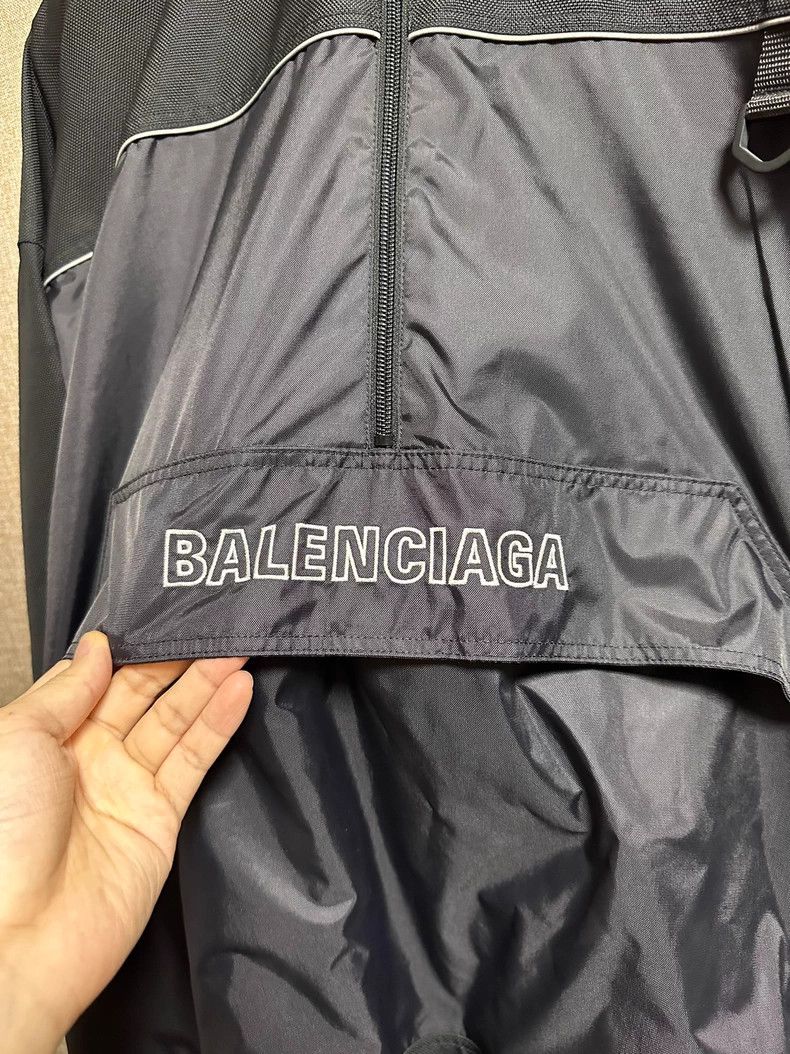 Balenciaga Balenciaga Embroidered Logo Reflective Half-Zip Sports Win Size US S / EU 44-46 / 1 - 5 Thumbnail