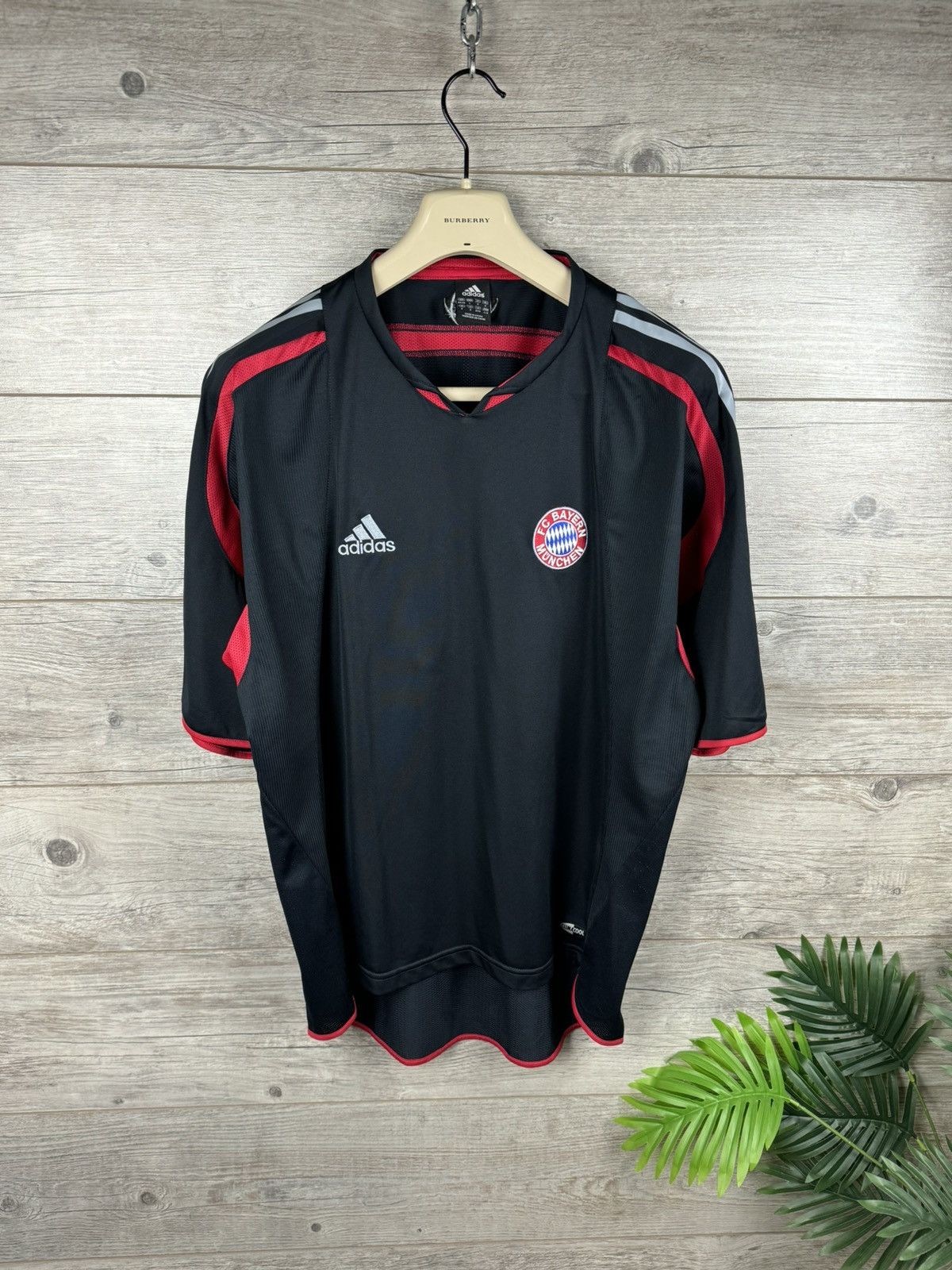 Adidas × Vintage Bayern Munich 2003-04 Adidas Training Shirt Vintage size L Size US L / EU 52-54 / 3 - 3 Thumbnail
