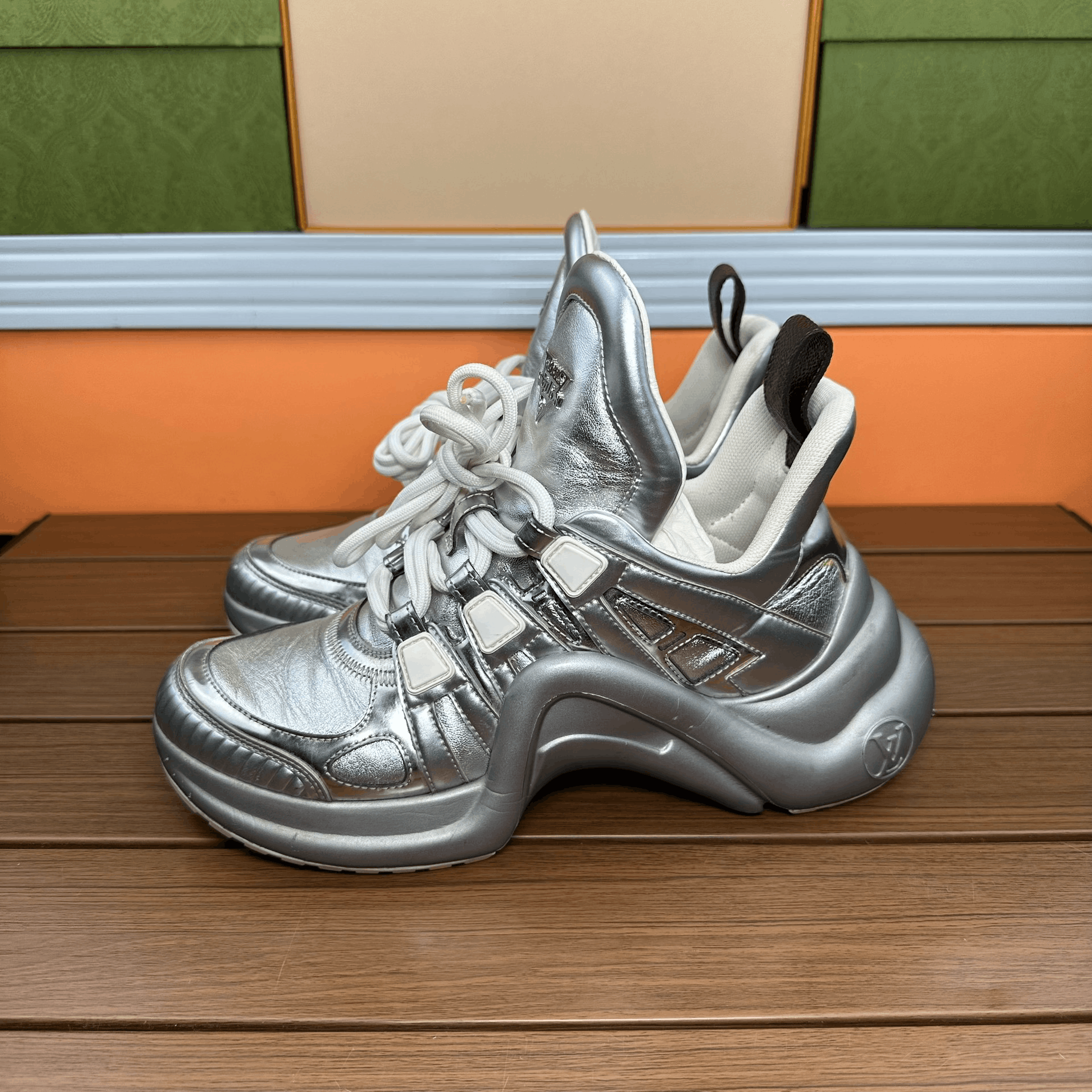 Louis Vuitton Louis Vuitton Casual Silver Lowtop Sneakers it_36 Women Size US 6 / IT 36 - 1 Thumbnail