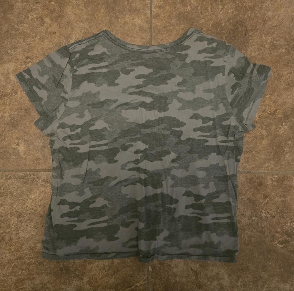 Designer Olive Camouflage Universal Thread Short Sleeve Size XL / US 12-14 / IT 48-50 - 2 Thumbnail