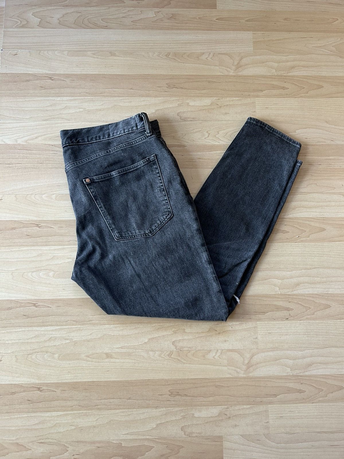 H&M H&M Gray Stone Washed Cropped Slim Fit Jeans Size US 36 / EU 52 - 1 Thumbnail