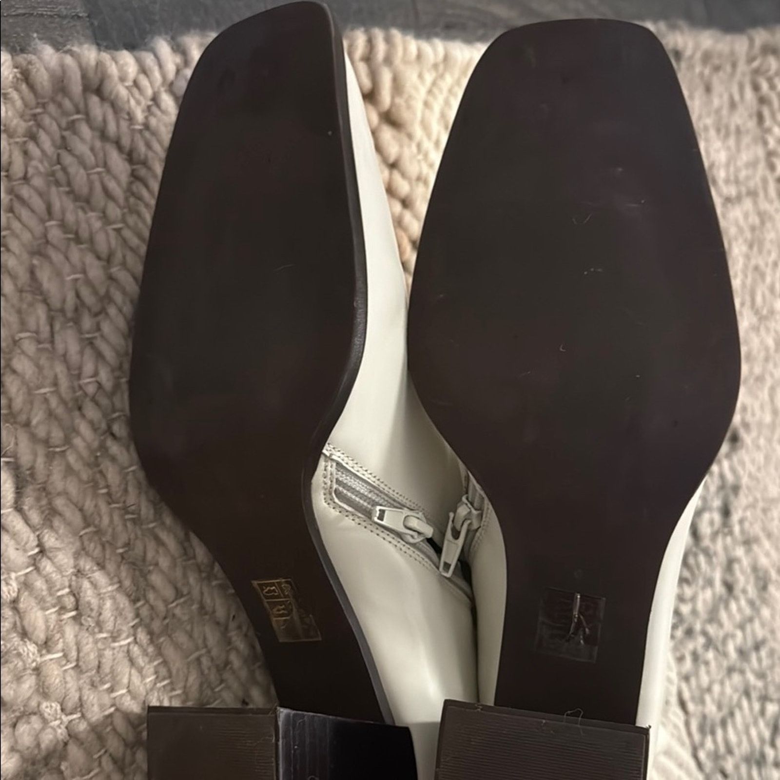 Jeffrey Campbell NWT Jeffrey Campbell White Ankle Boots Size 9 Size US 9 / IT 39 - 10 Thumbnail
