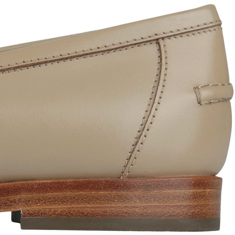 Salvatore Ferragamo o1s1rm0724 Vivaldo Leather Loafers in Ivory Size US 5.5 / IT 35.5 - 7 Thumbnail