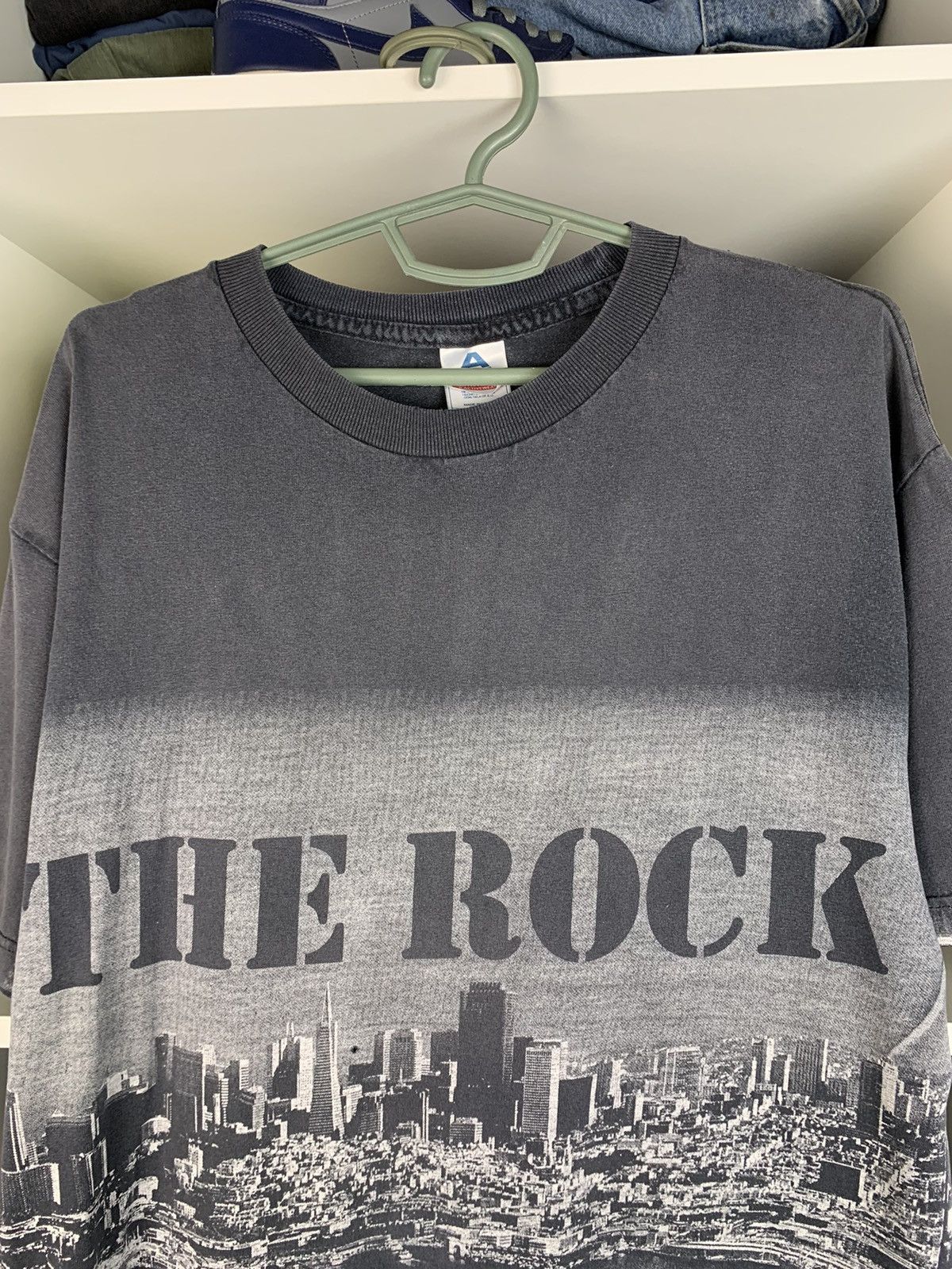 Vintage Vintage The Rock Alcatraz All Over Print T-shirt Size US L / EU 52-54 / 3 - 2 Thumbnail
