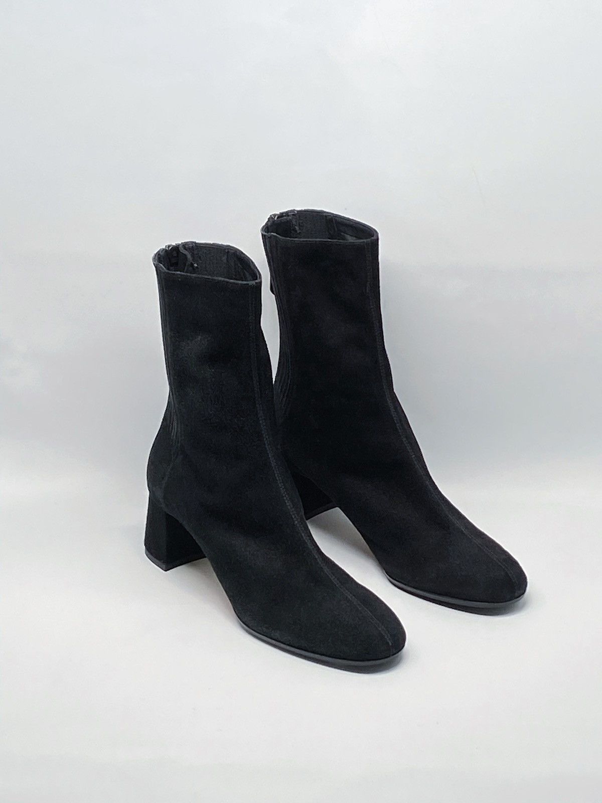 Aquazzura Aquazzura Saint Honore Suede Ankle Boots size 35.5 Size US 5.5 / IT 35.5 - 6 Thumbnail
