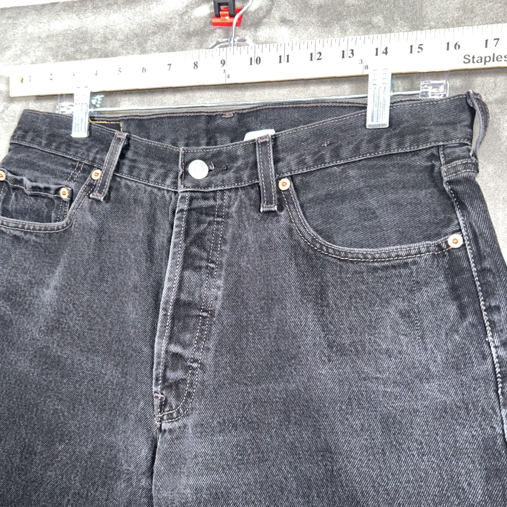 Levi's VINTAGE Levi's 501 Jeans Mens 34x30 Black Denim Button Fly 00501-0660 Regular 5-Pocket Logo Size US 34 / EU 50 - 4 Thumbnail