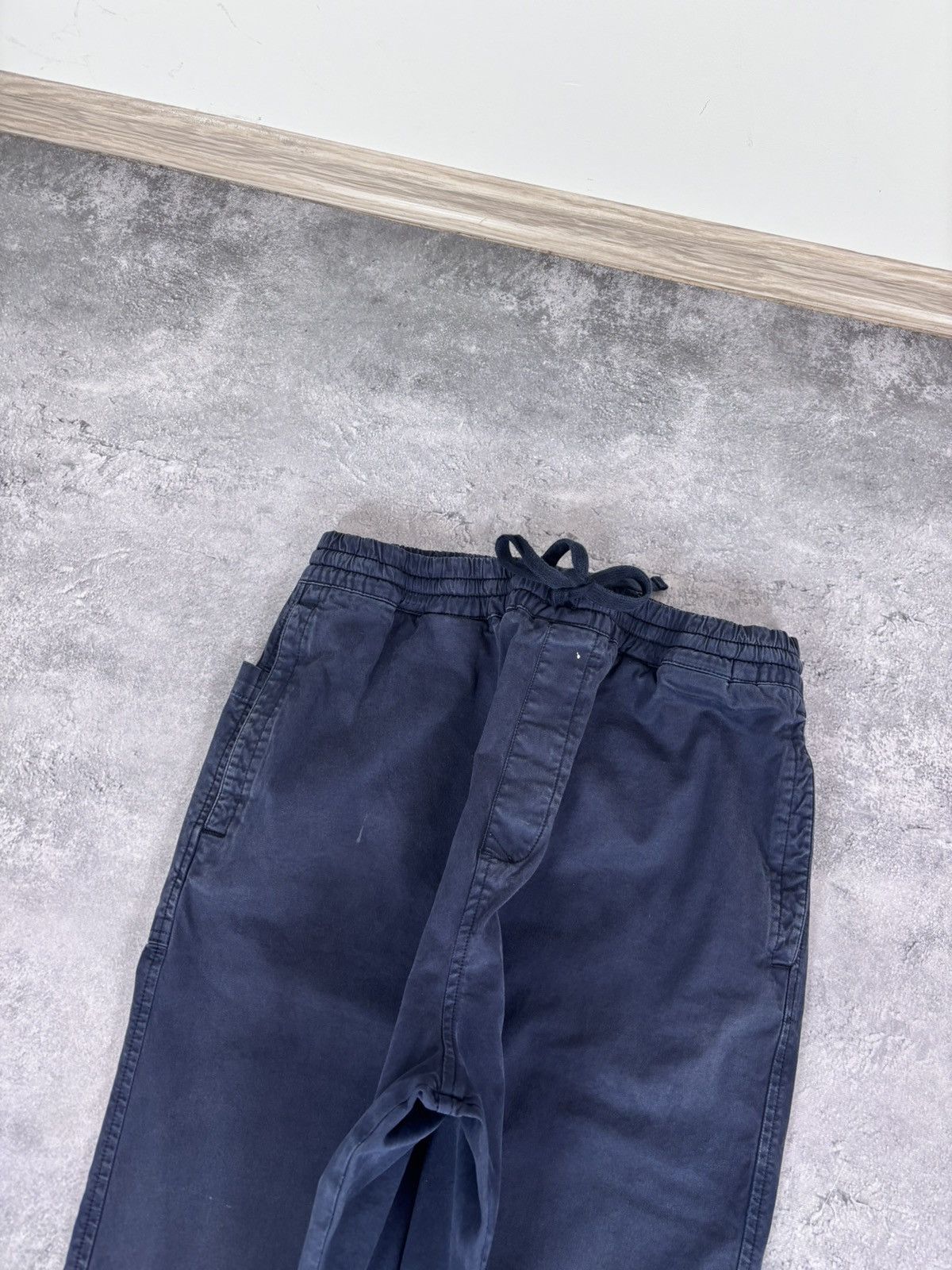 Carhartt Carhartt WIP Lawton Pants Men’s Navy Blue Joggers Tapered Size US 34 / EU 50 - 14 Thumbnail