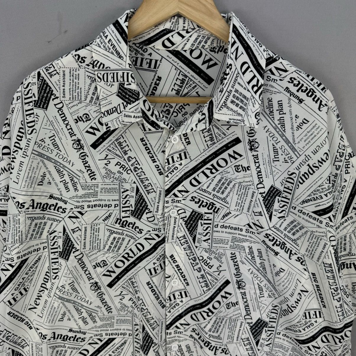 Japanese Brand Spinns All Over Newspaper Print Shirt Size US M / EU 48-50 / 2 - 7 Thumbnail